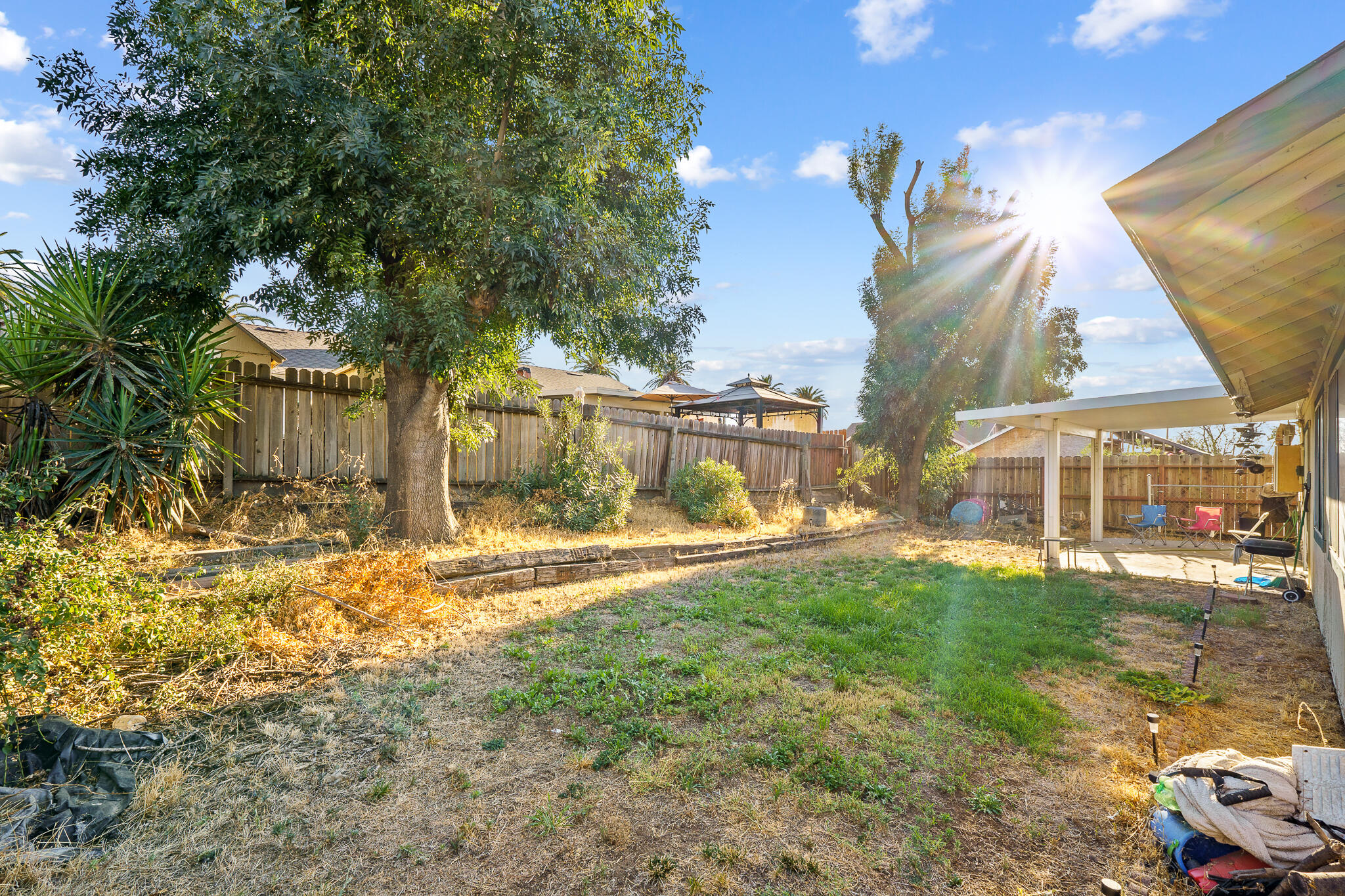 717 Sutter Ave, Porterville, CA 93257