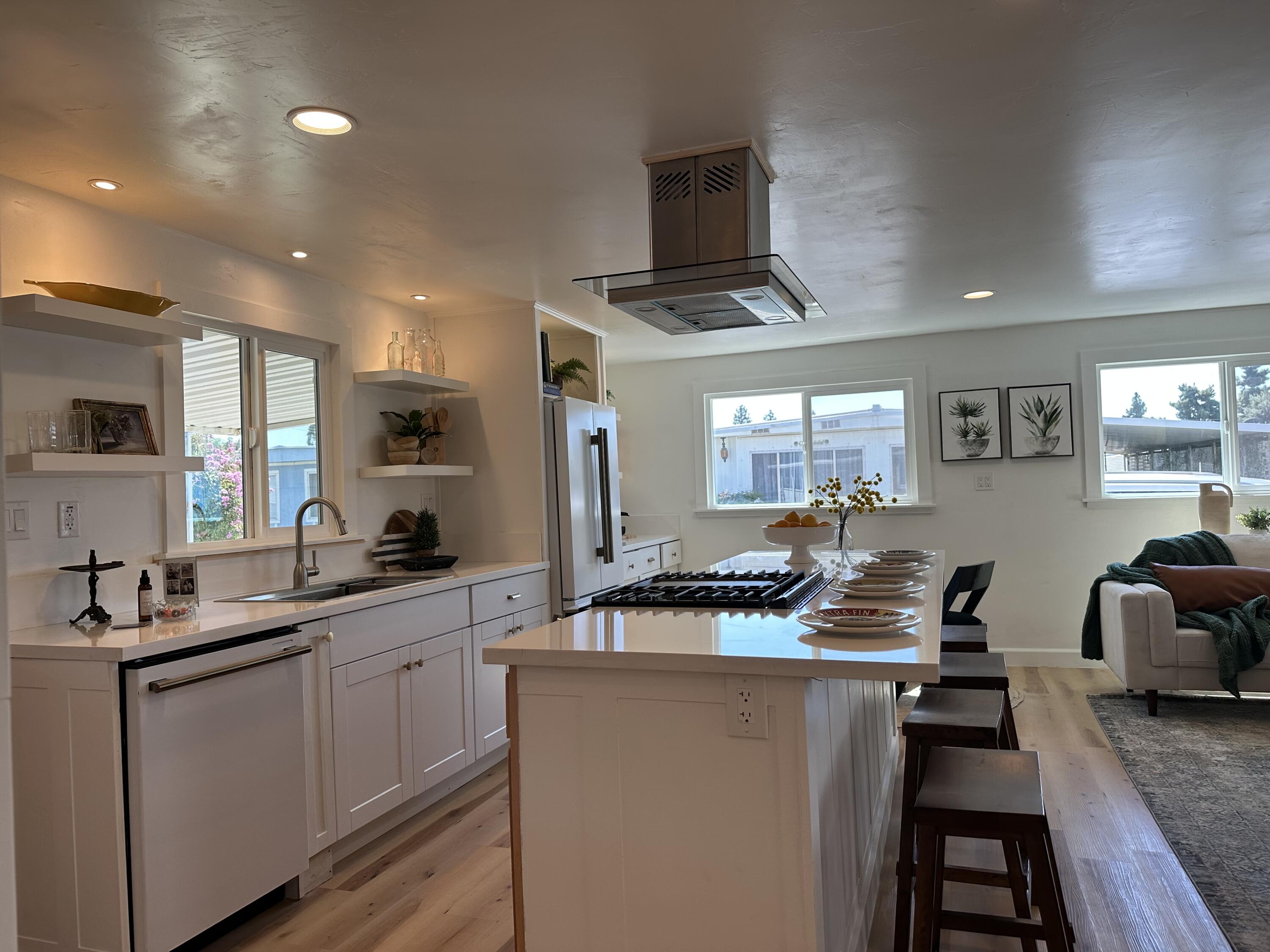 225 N Akers Rd #308, Visalia, CA 93291