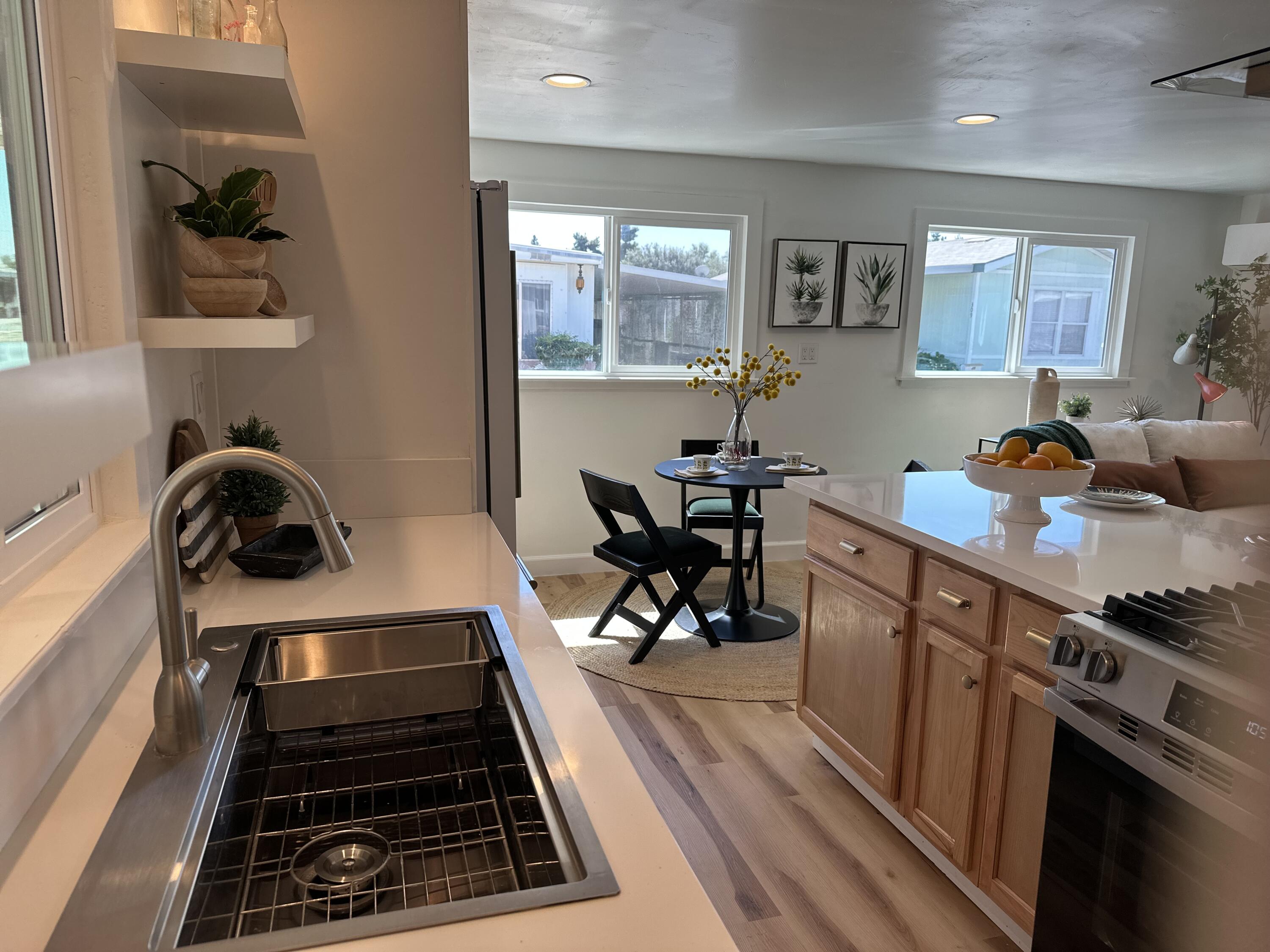 225 N Akers Rd #308, Visalia, CA 93291