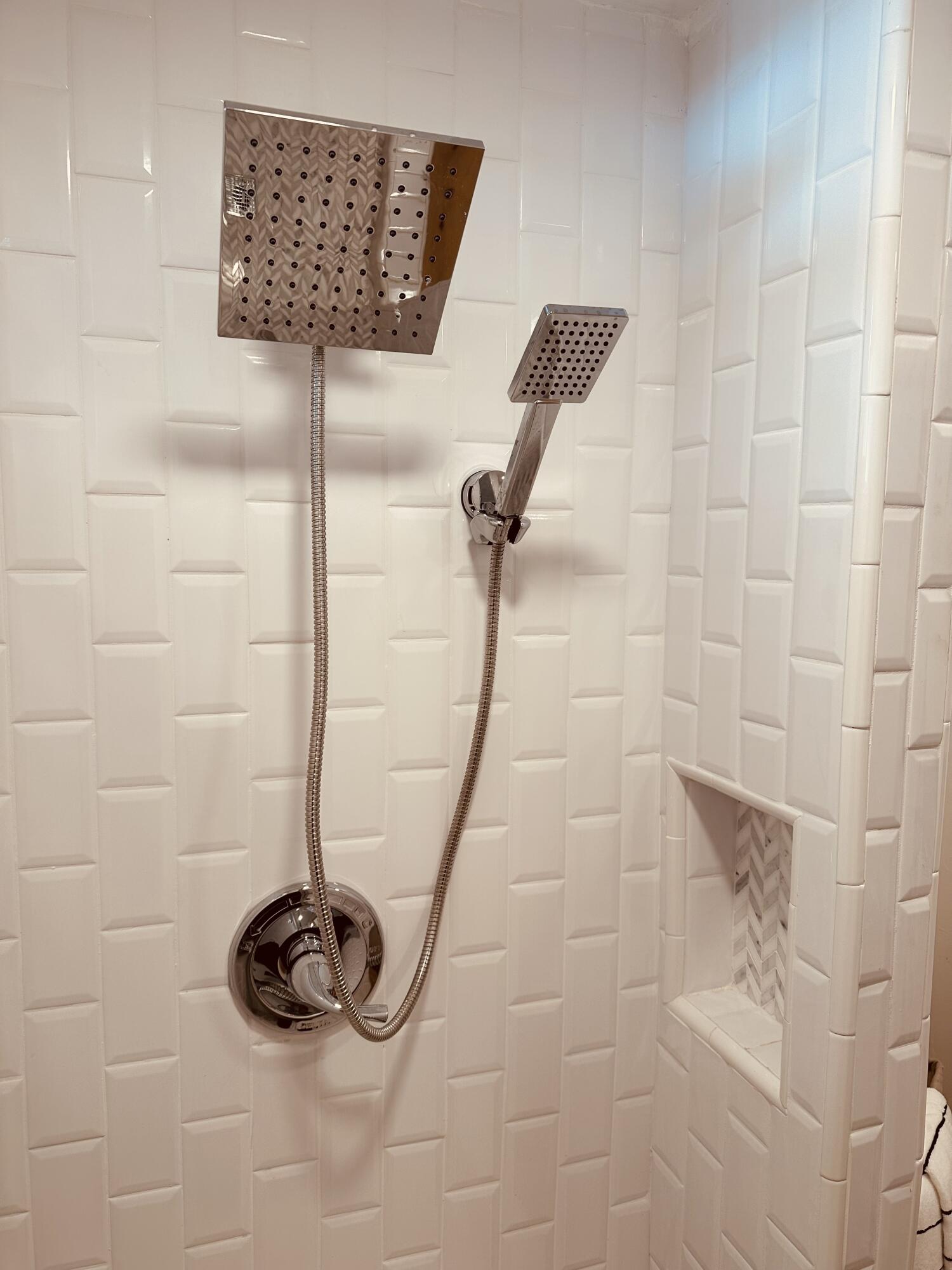 225 N Akers Rd #308, Visalia, CA 93291