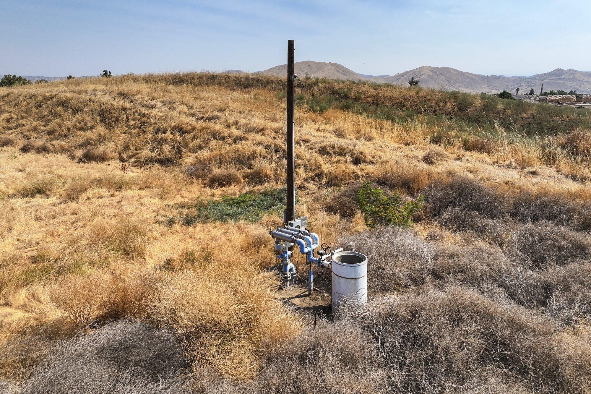 709 W Naranjo Blvd, Woodlake, CA 93286