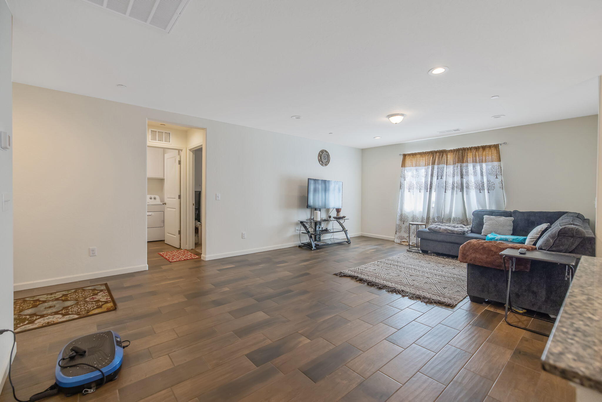 2435 Vintage Pl, Hanford, CA 93230