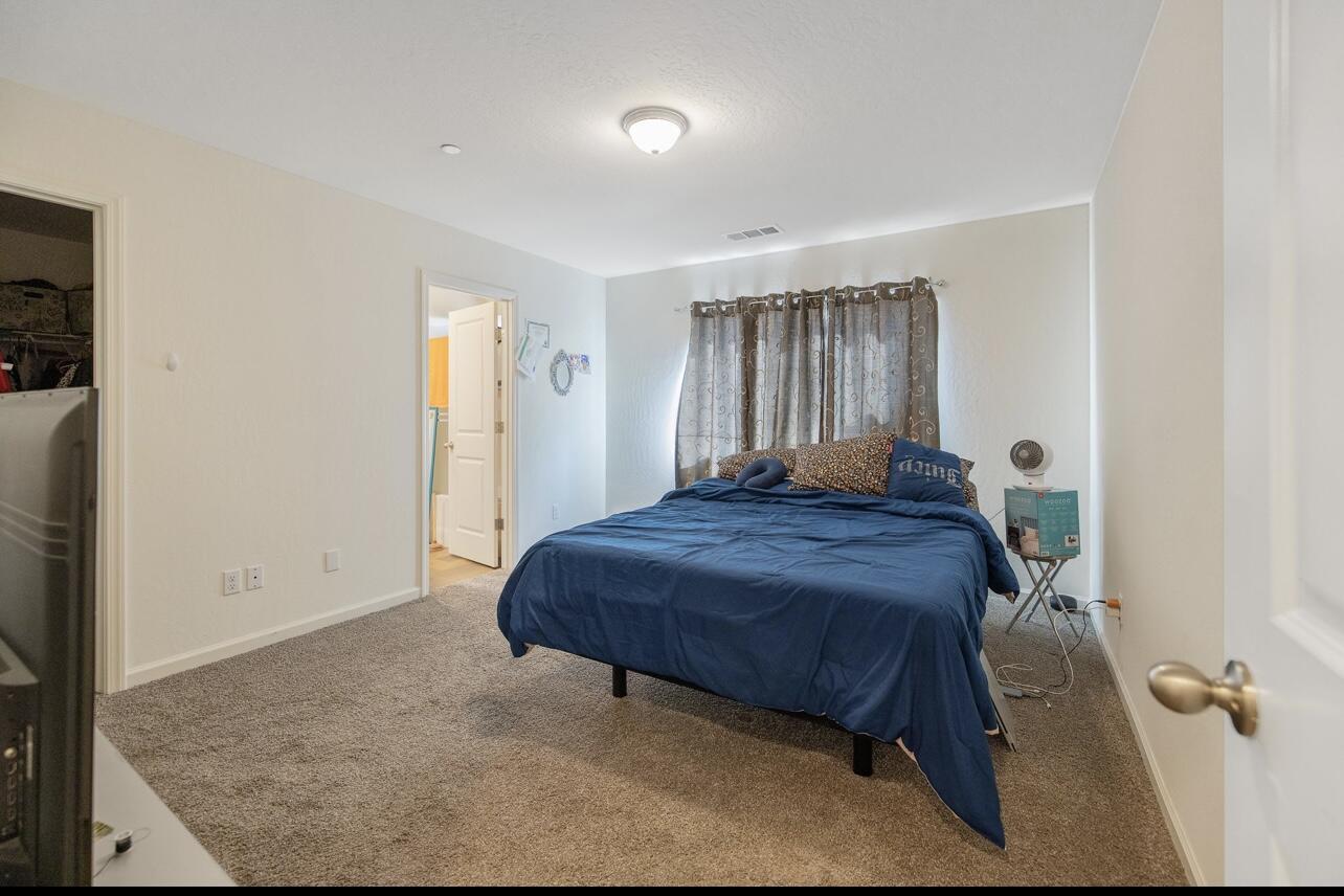 2435 Vintage Pl, Hanford, CA 93230