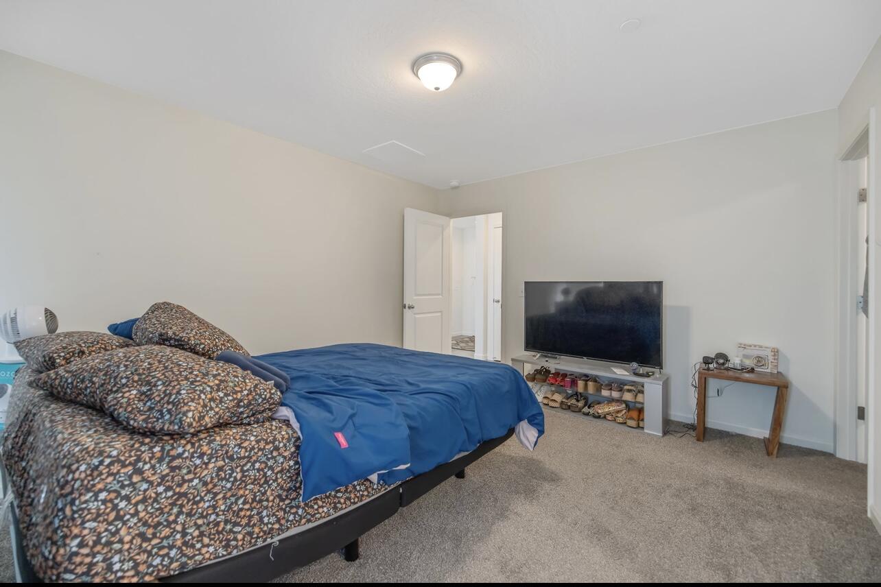 2435 Vintage Pl, Hanford, CA 93230