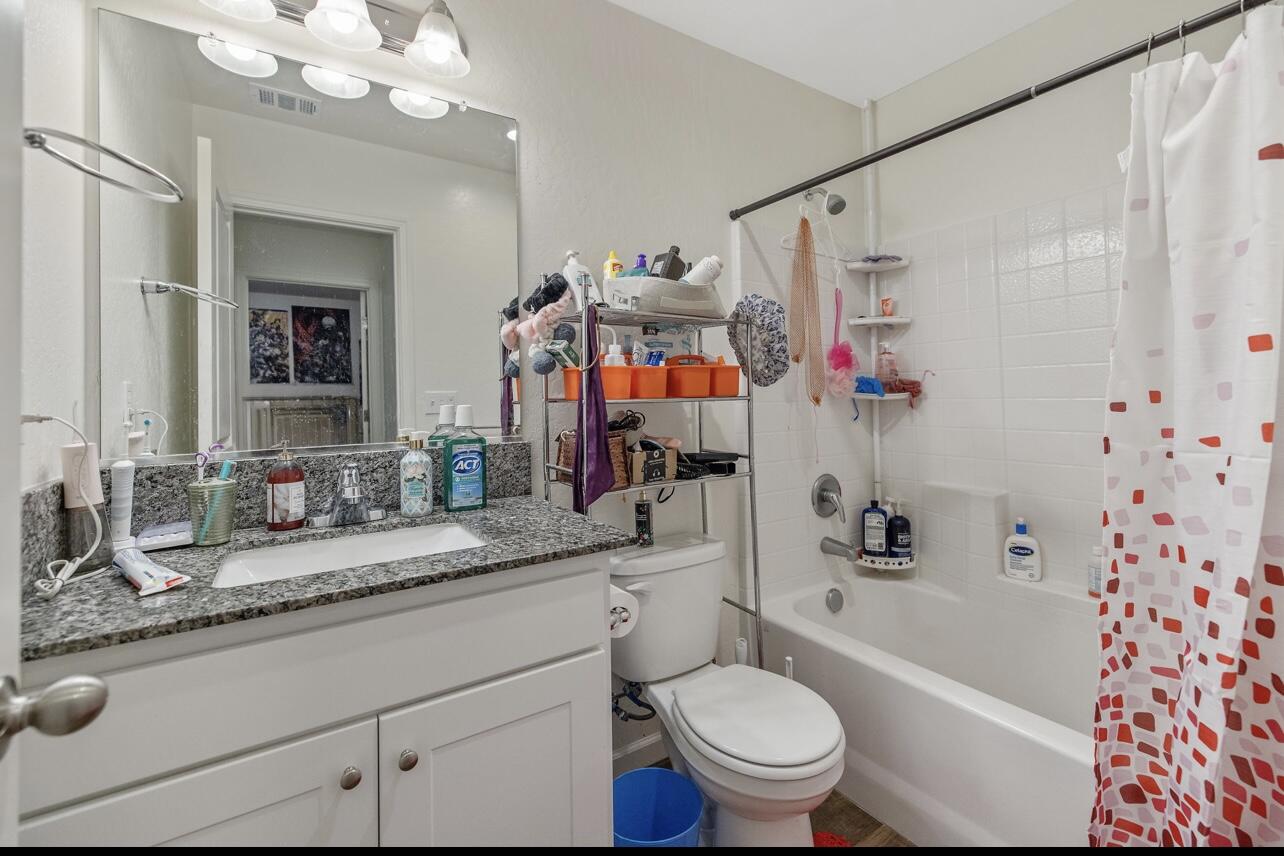 2435 Vintage Pl, Hanford, CA 93230