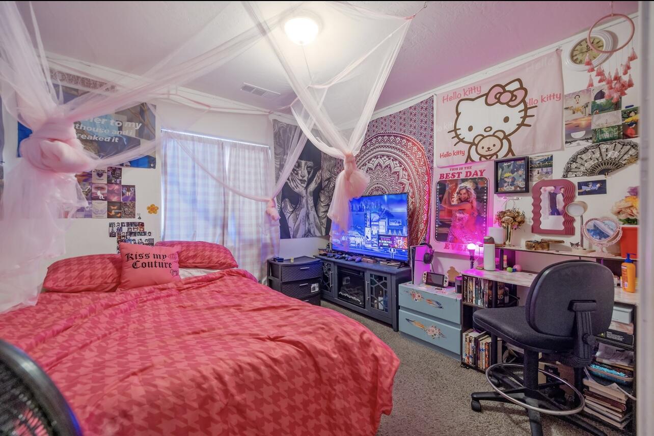 2435 Vintage Pl, Hanford, CA 93230