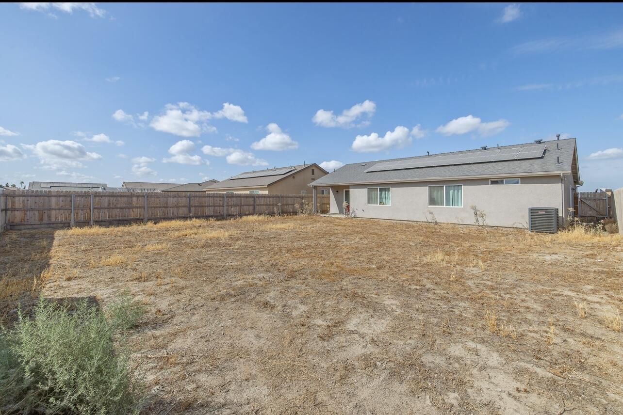 2435 Vintage Pl, Hanford, CA 93230