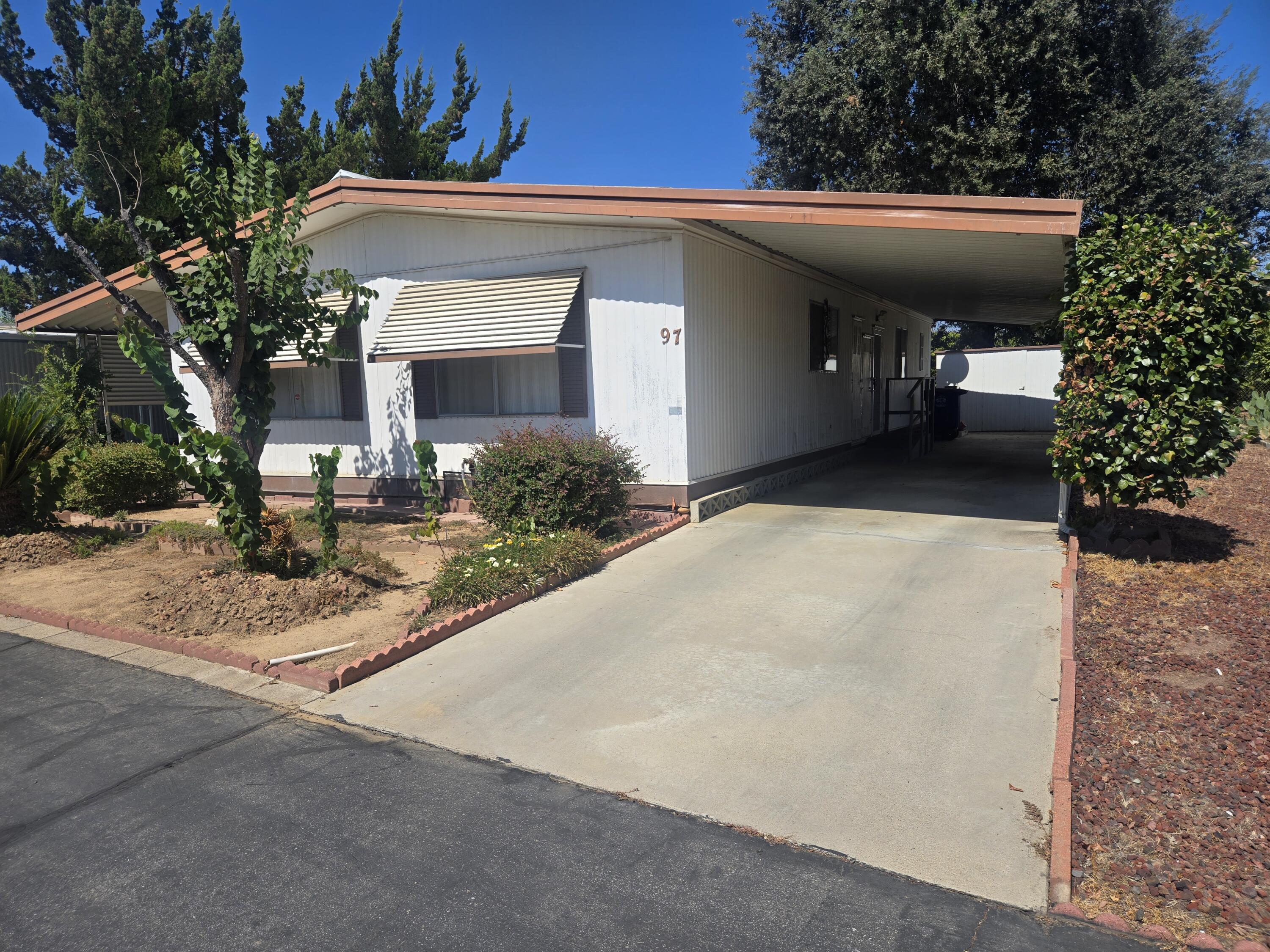 1300 W Olson Ave #97, Reedley, CA 93654
