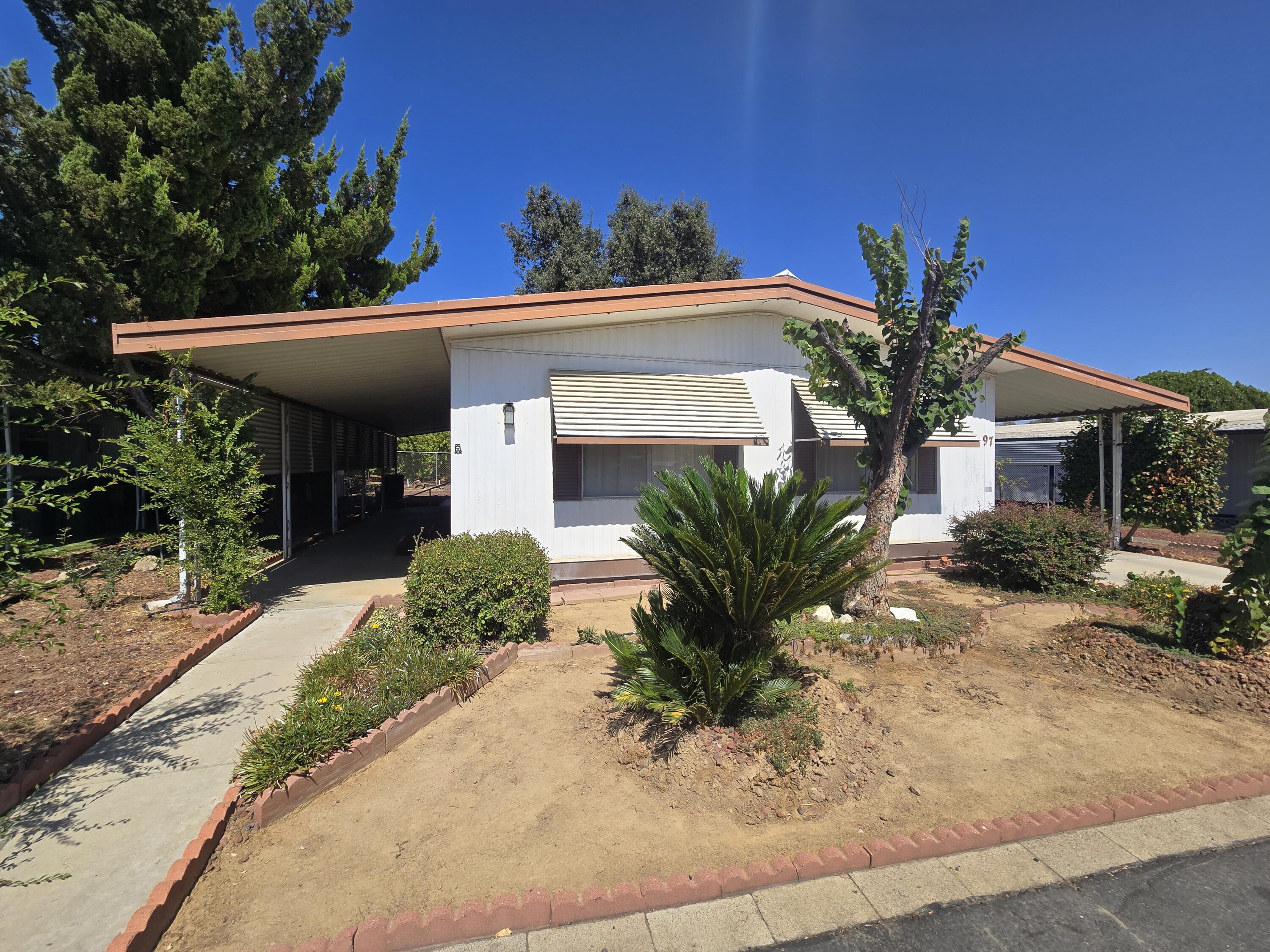 1300 W Olson Ave #97, Reedley, CA 93654