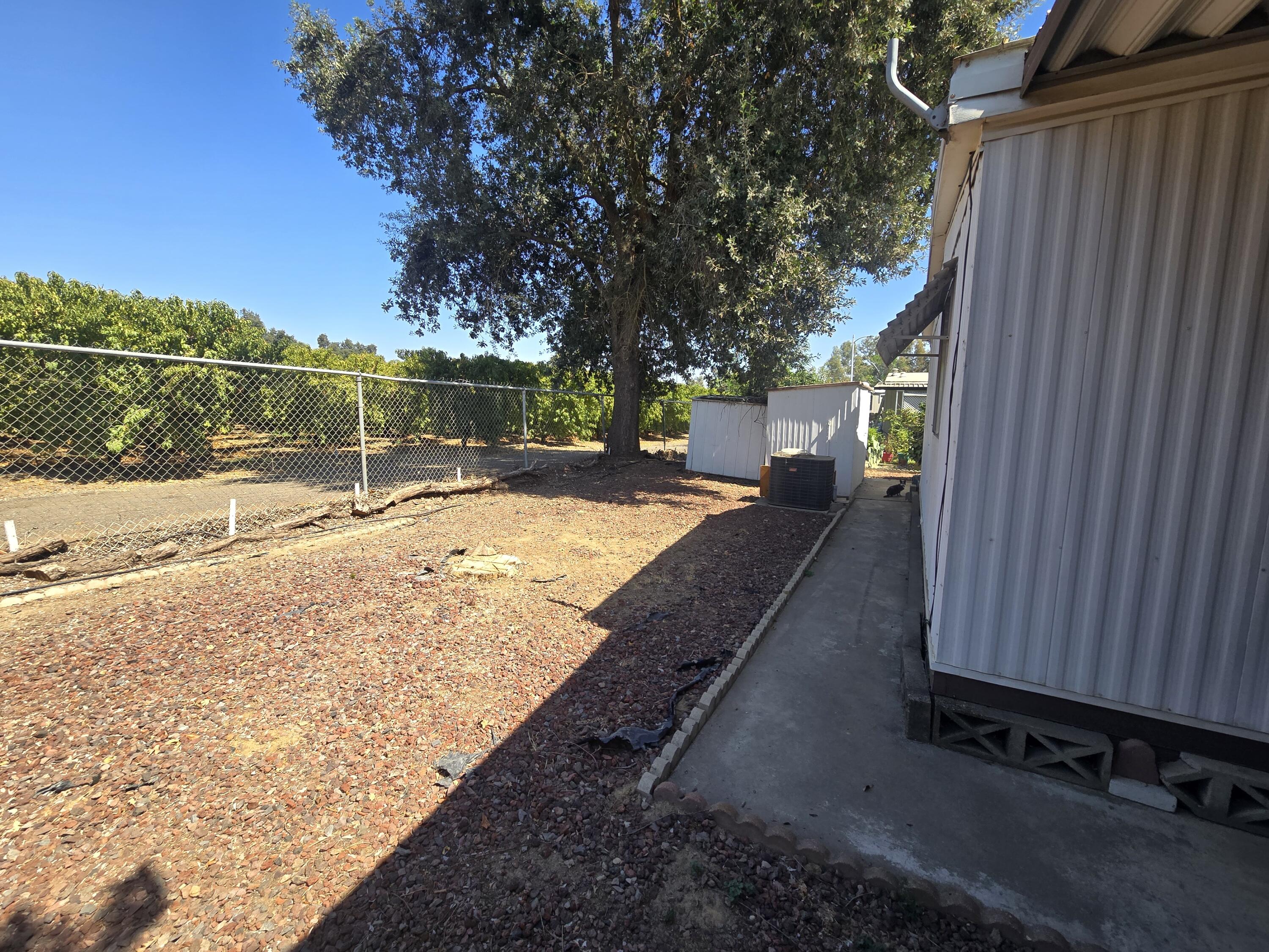 1300 W Olson Ave #97, Reedley, CA 93654