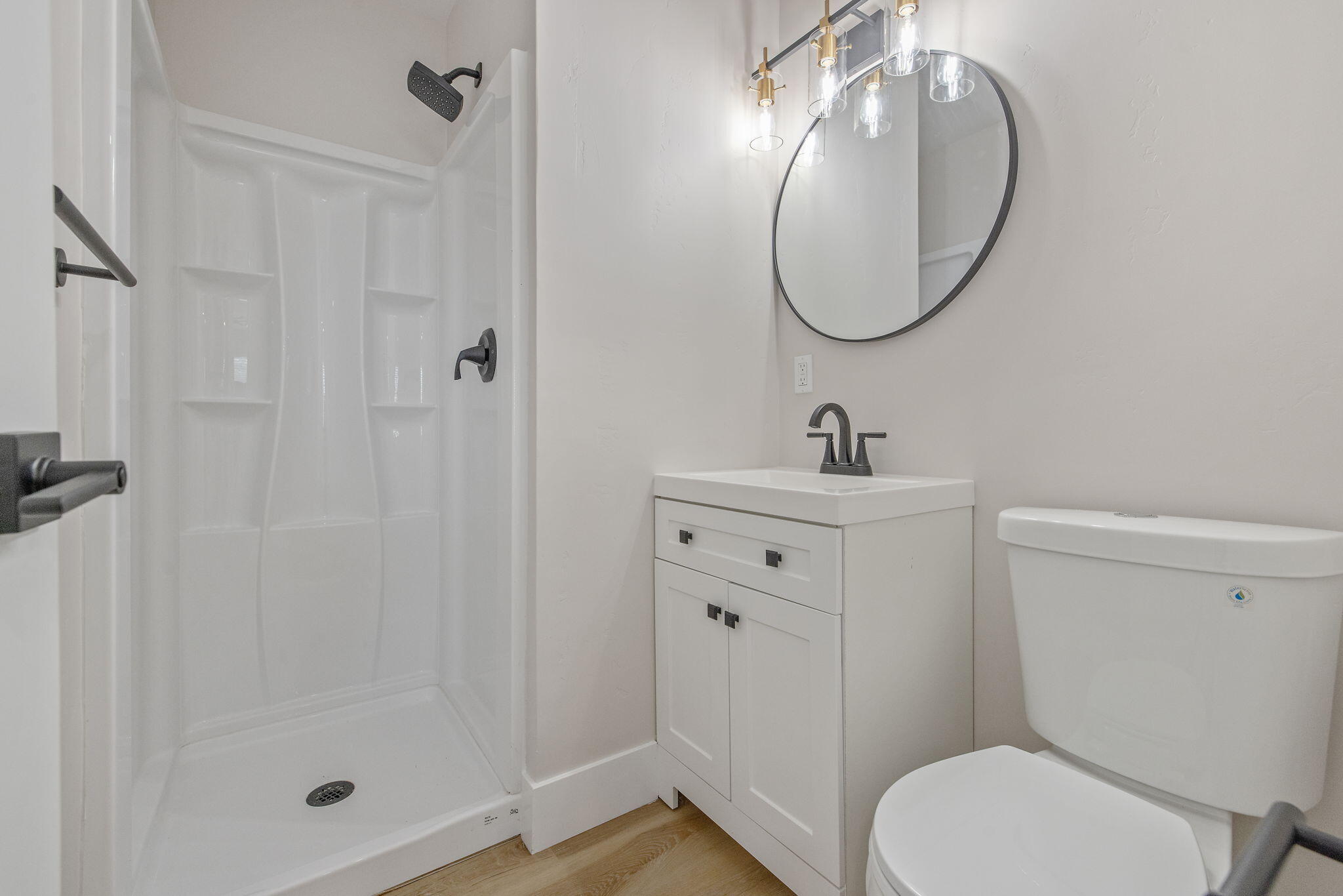 17 G St, Lemoore, CA 93245