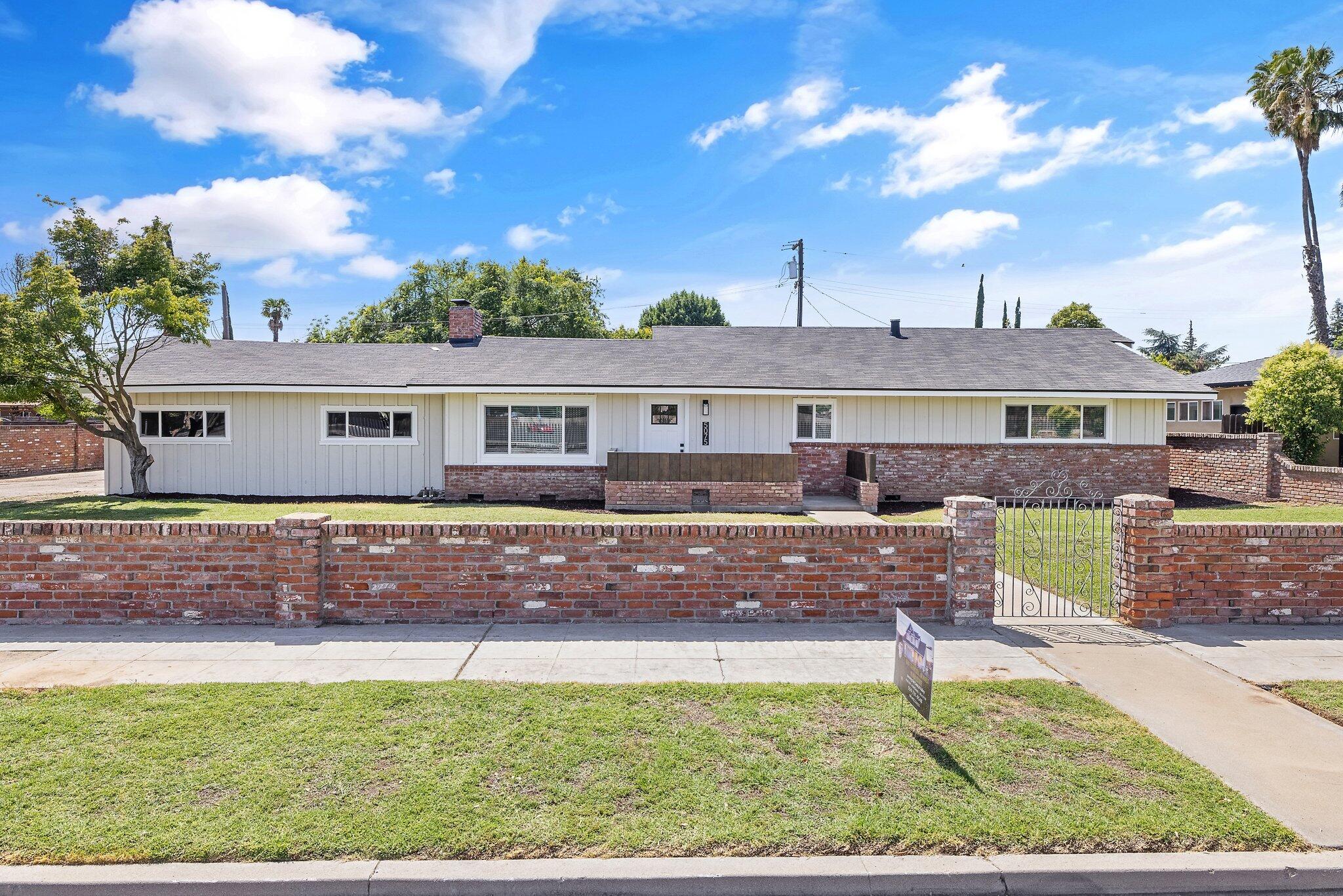 5075 N College Ave, Fresno, CA 93704