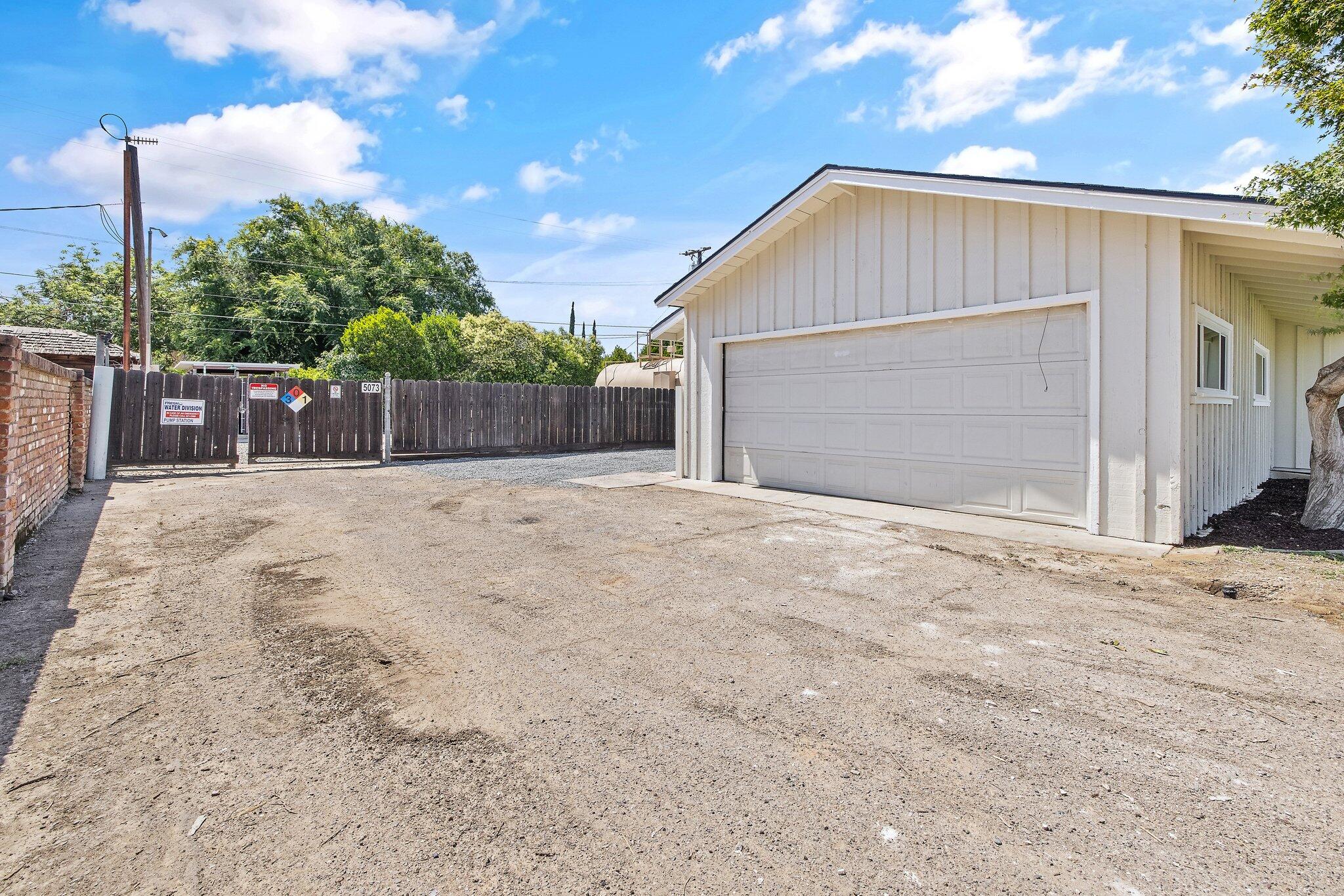 5075 N College Ave, Fresno, CA 93704