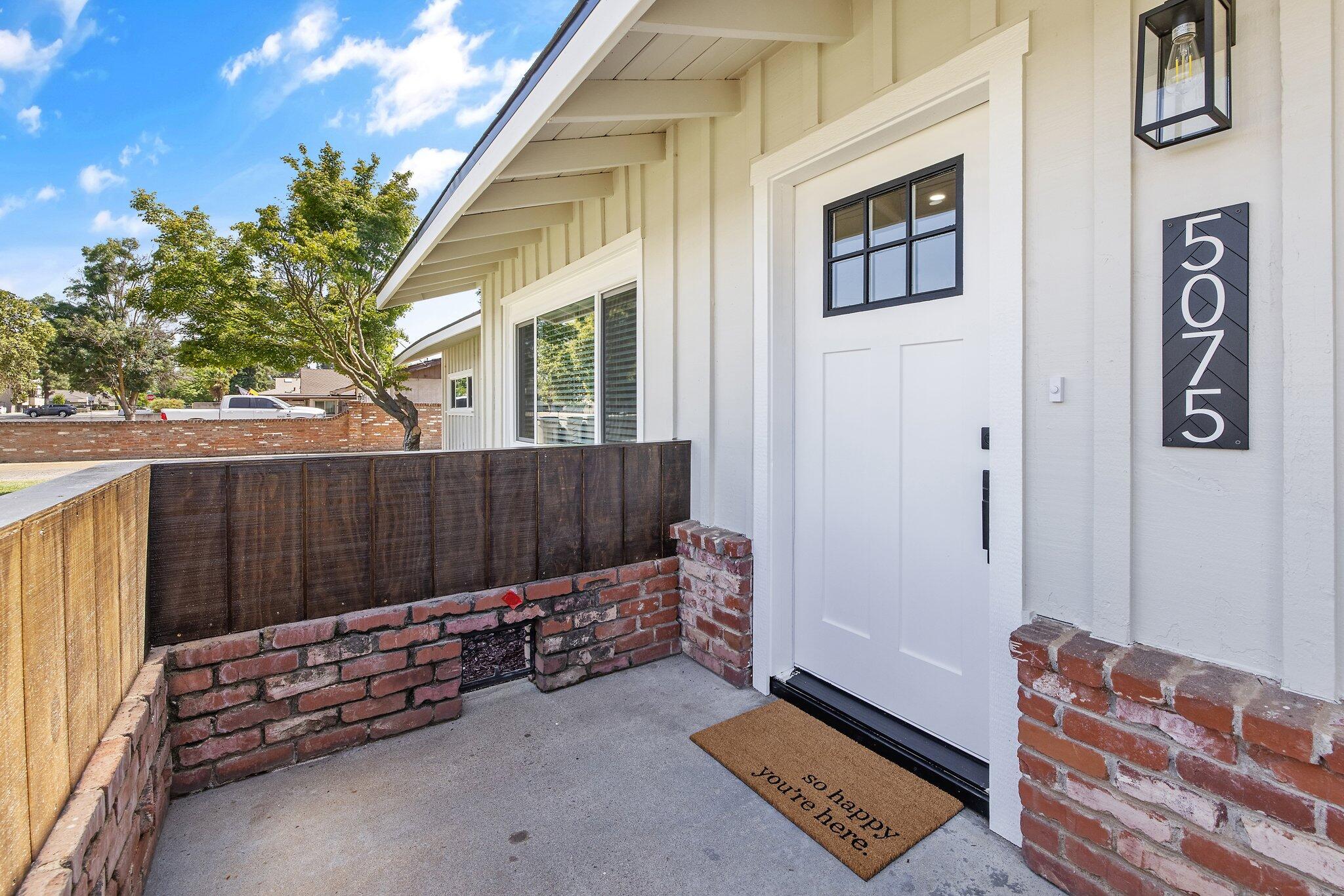 5075 N College Ave, Fresno, CA 93704