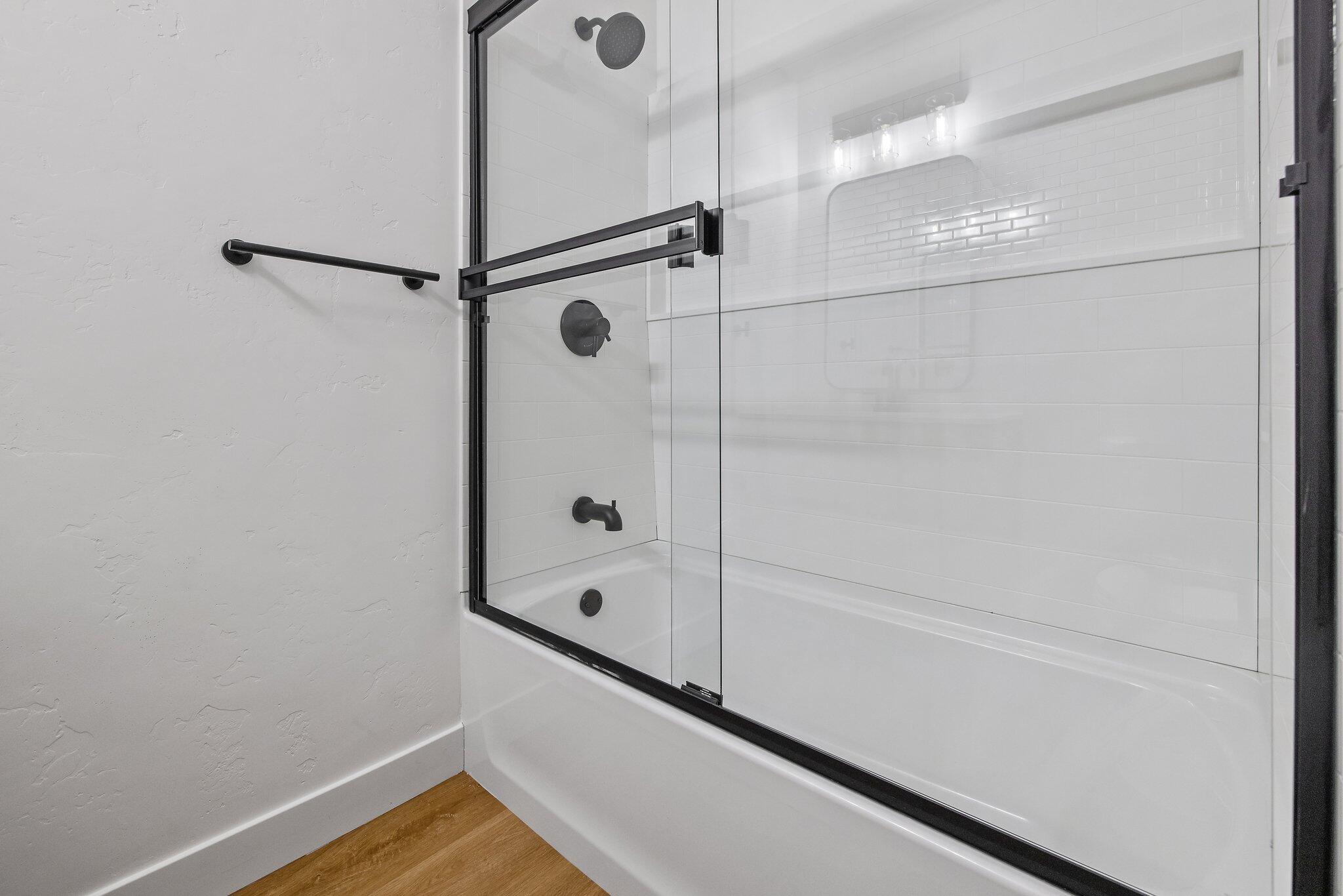 5075 N College Ave, Fresno, CA 93704