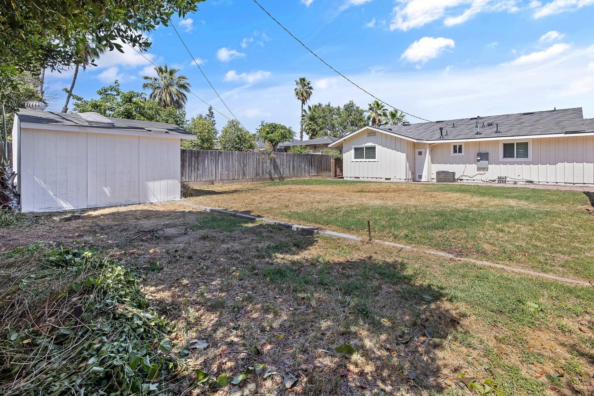 5075 N College Ave, Fresno, CA 93704