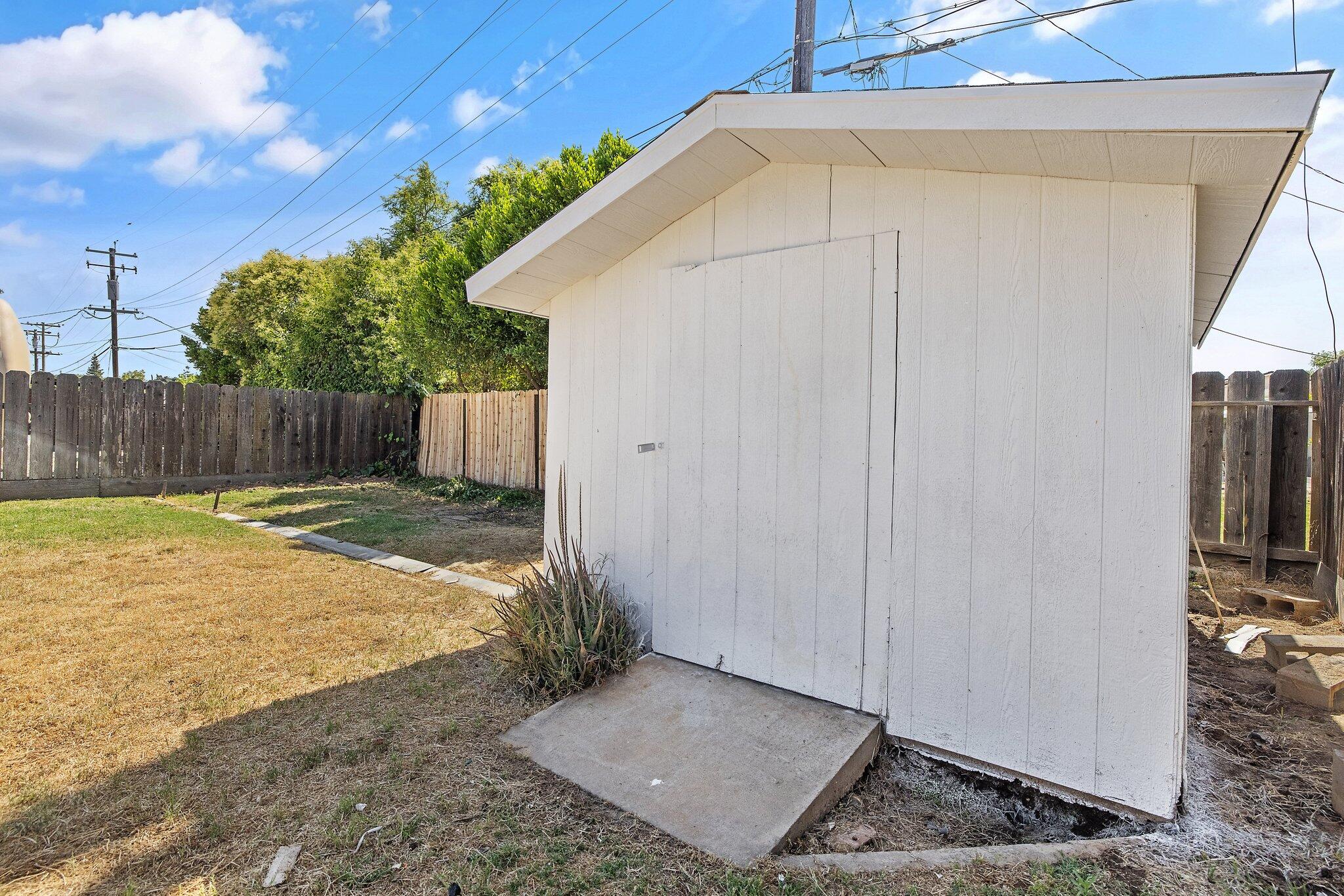 5075 N College Ave, Fresno, CA 93704