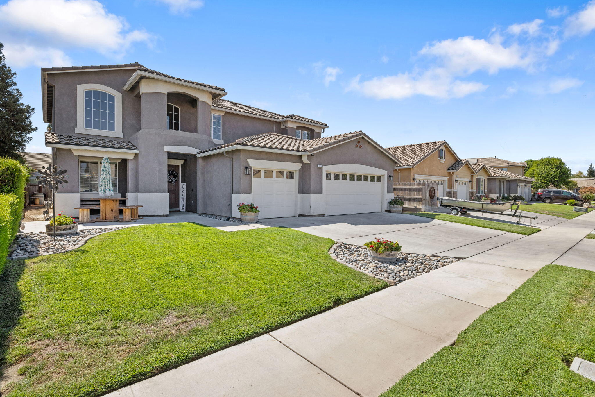 303 E Elkhorn Ave, Visalia, CA 93277