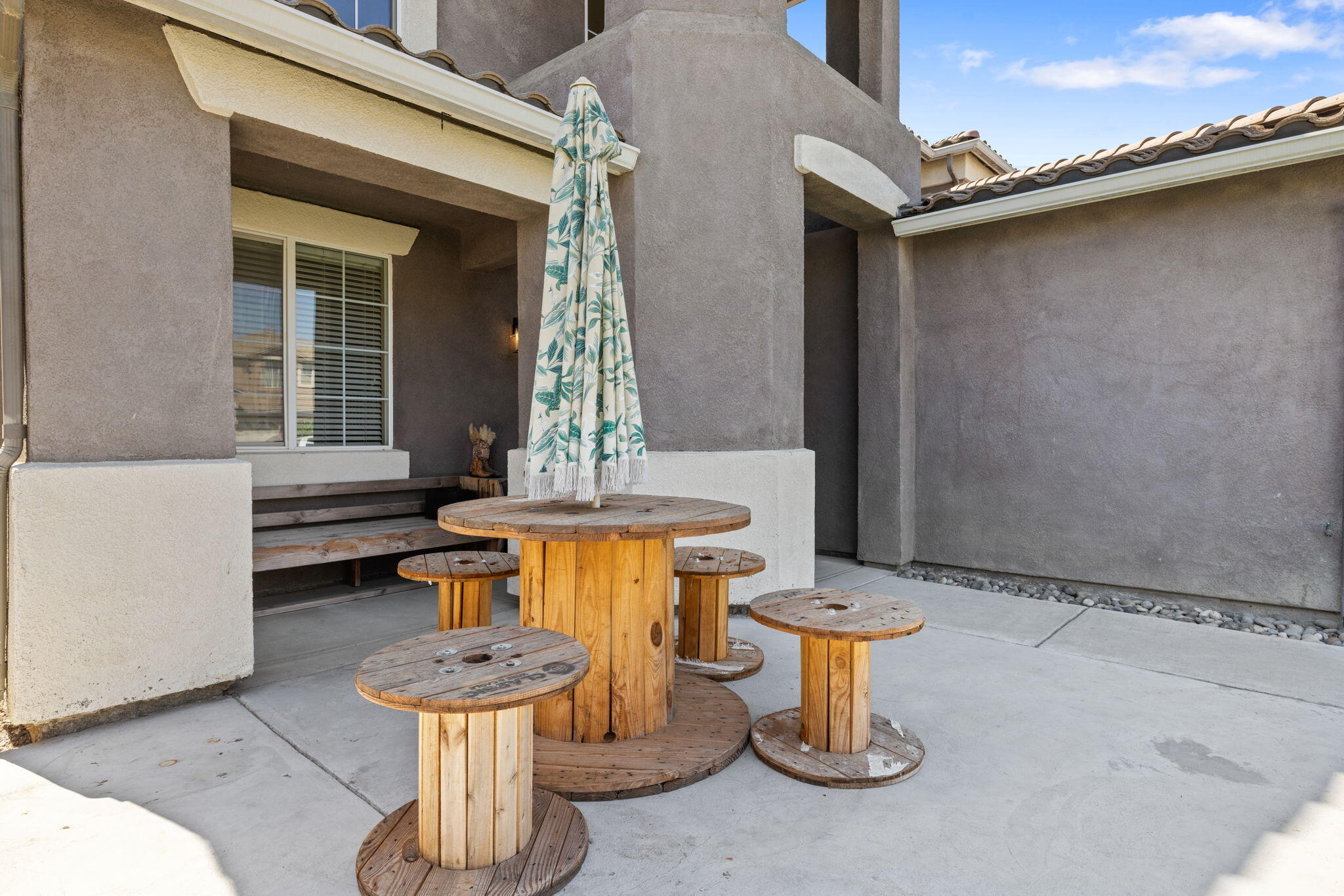 303 E Elkhorn Ave, Visalia, CA 93277