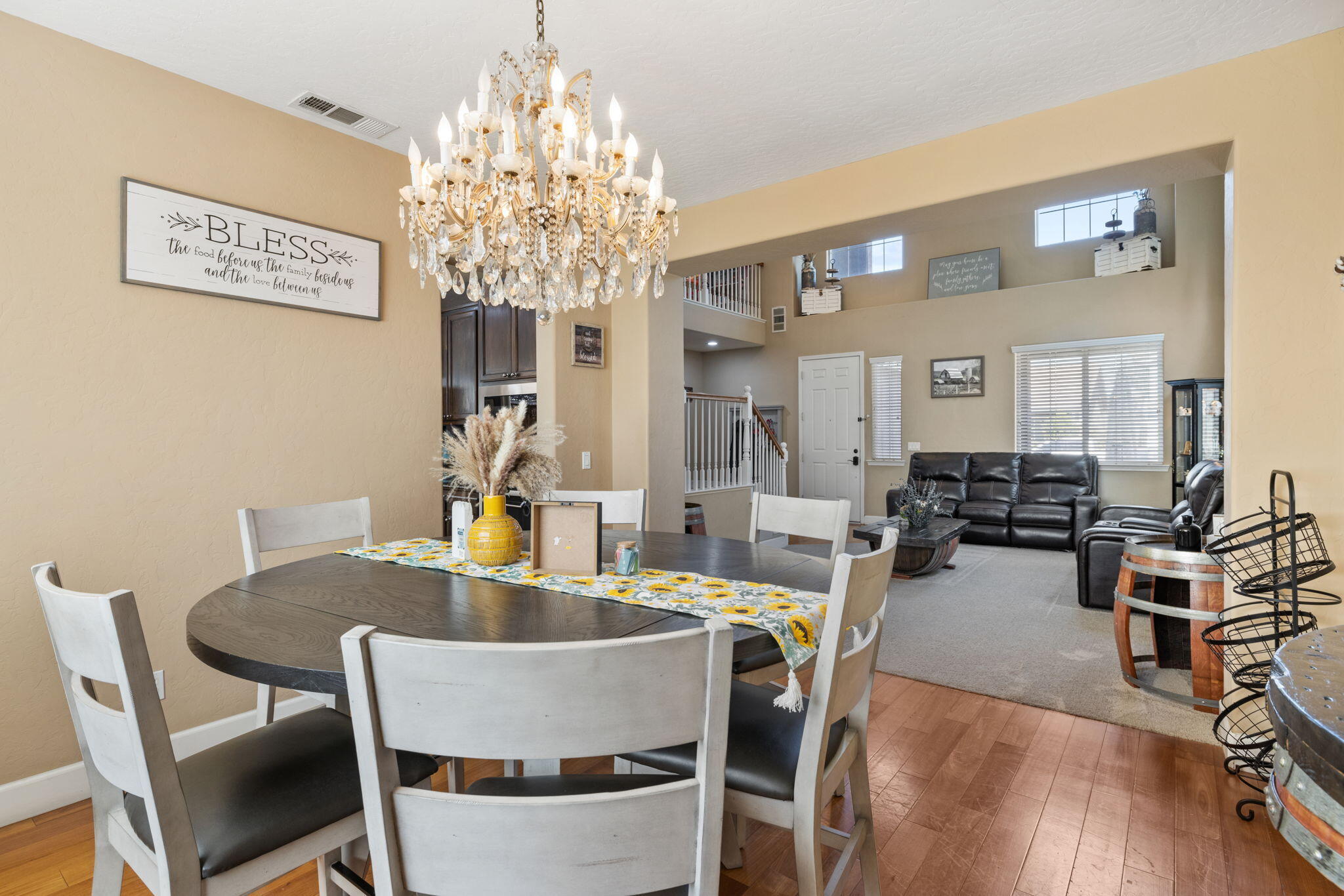 303 E Elkhorn Ave, Visalia, CA 93277