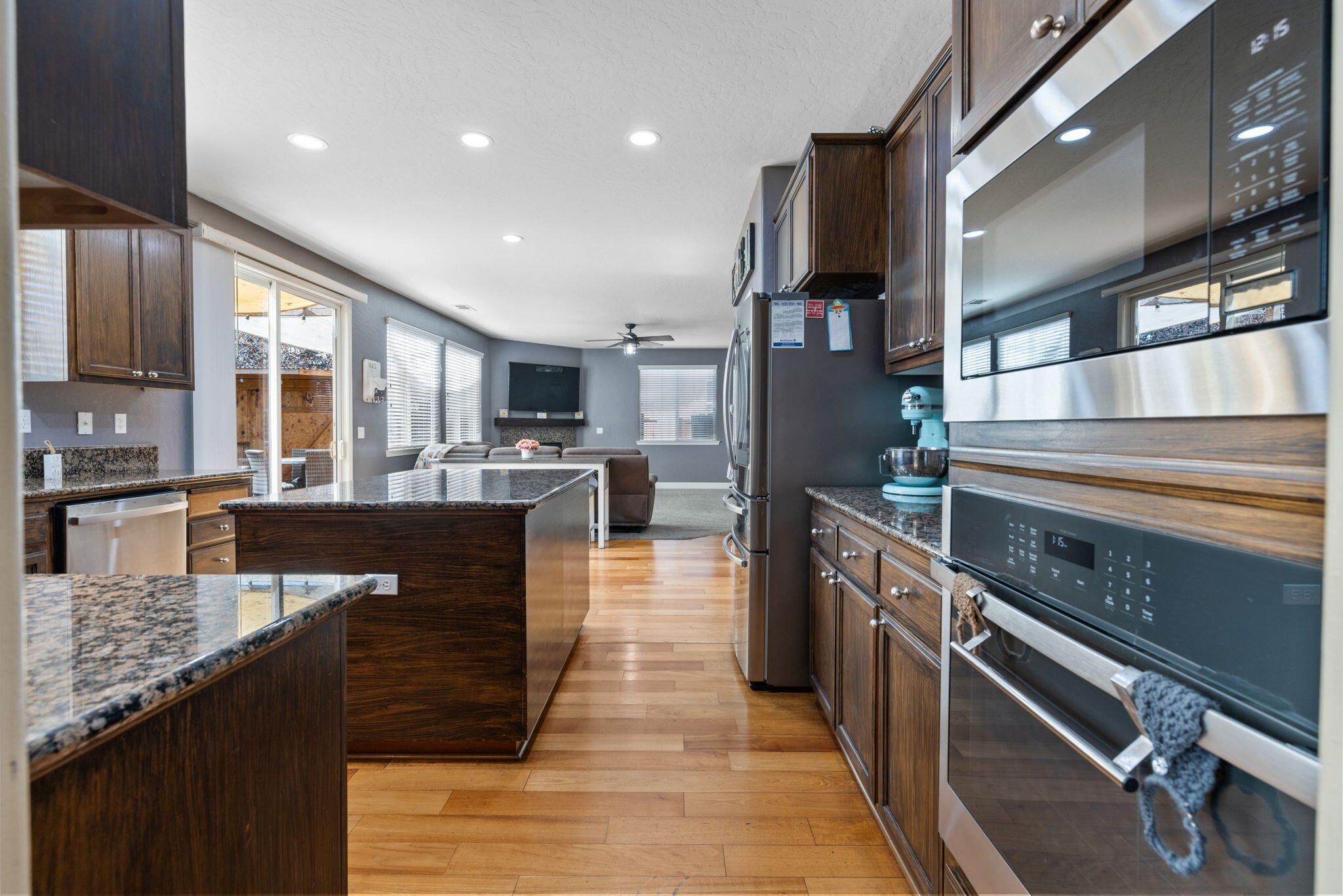 303 E Elkhorn Ave, Visalia, CA 93277