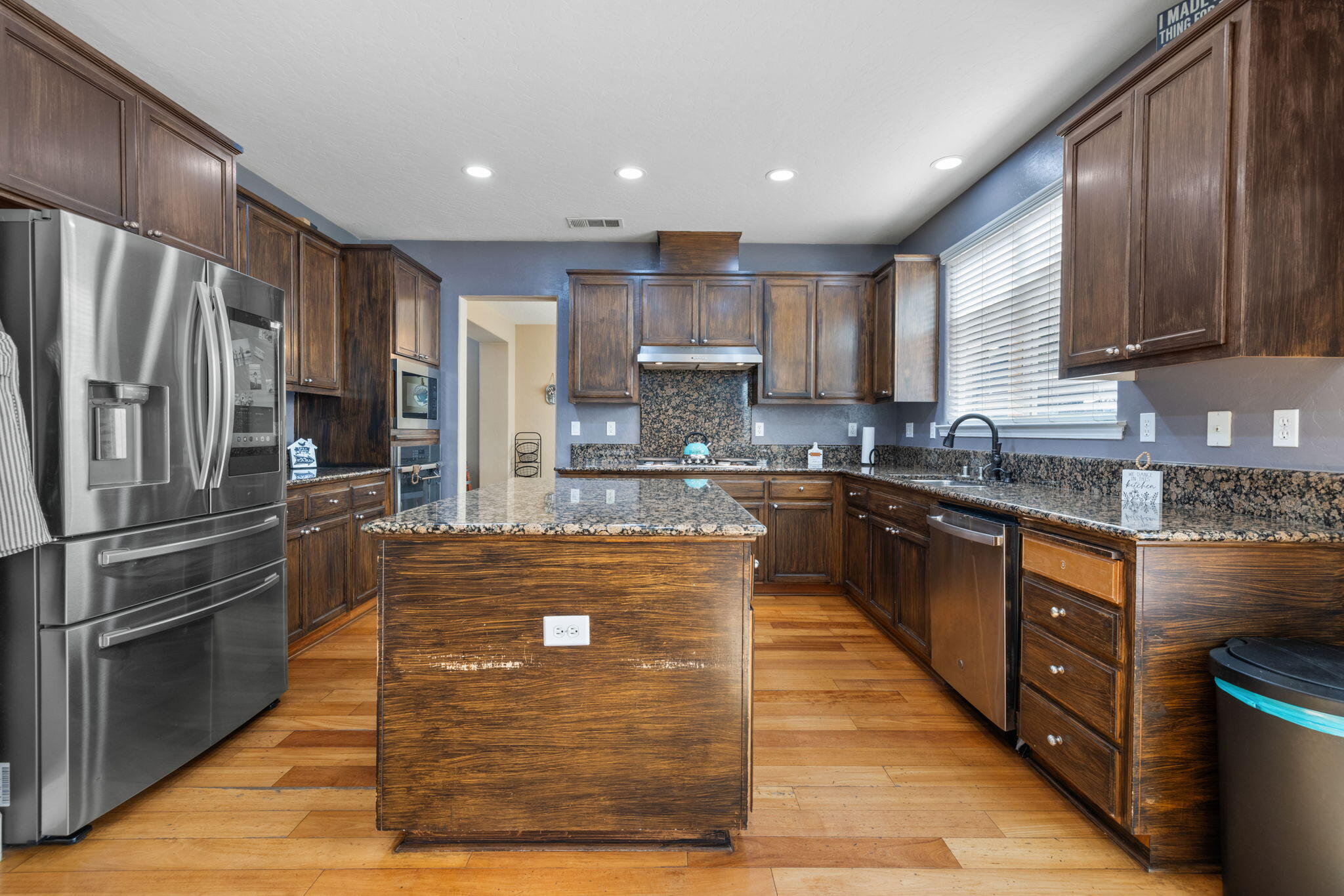 303 E Elkhorn Ave, Visalia, CA 93277