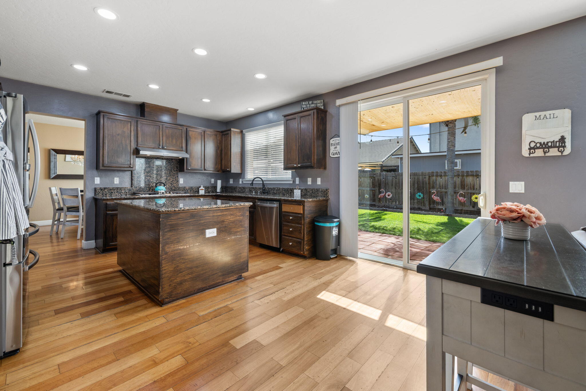 303 E Elkhorn Ave, Visalia, CA 93277