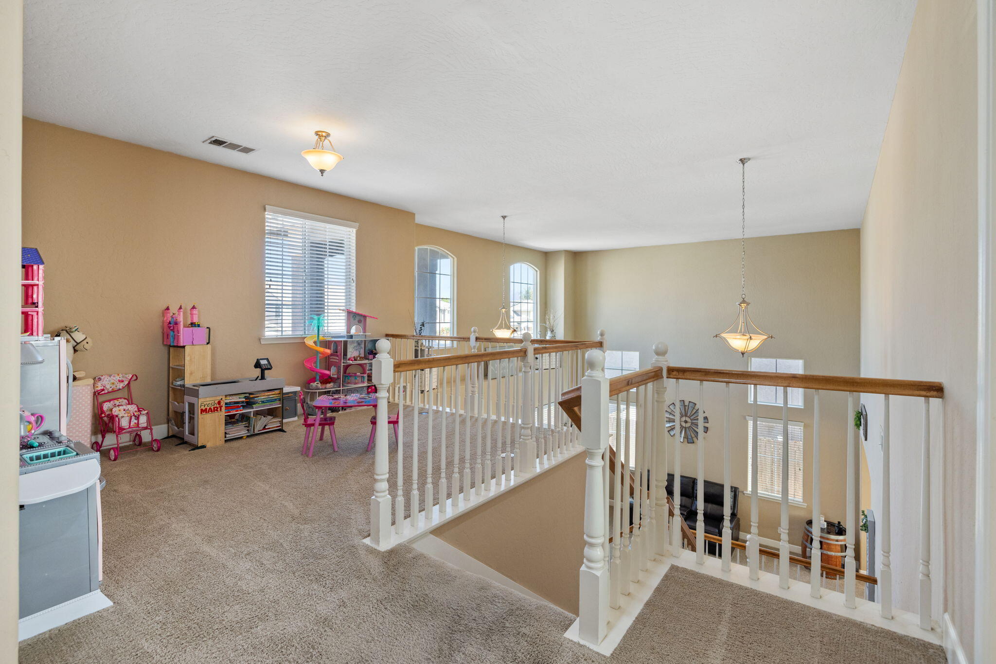 303 E Elkhorn Ave, Visalia, CA 93277