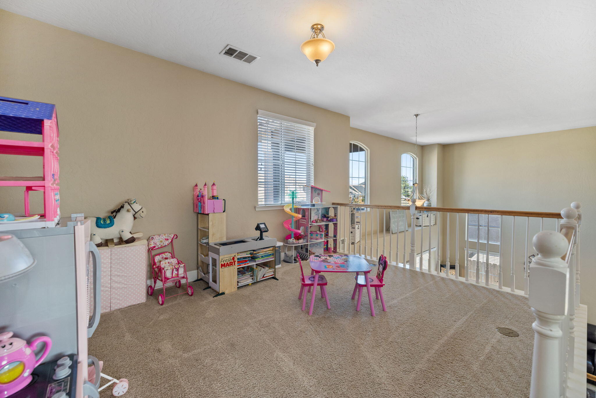 303 E Elkhorn Ave, Visalia, CA 93277