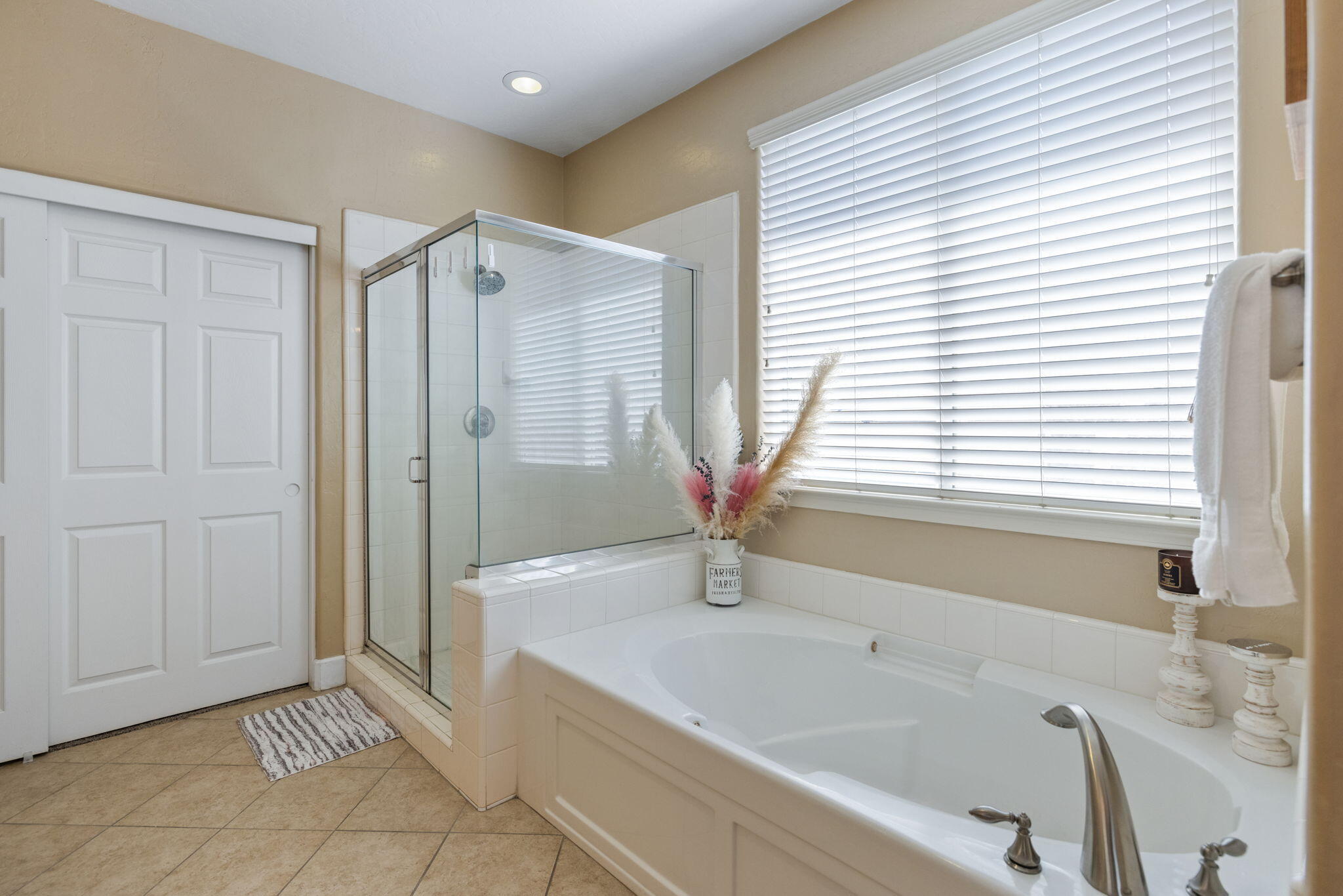 303 E Elkhorn Ave, Visalia, CA 93277