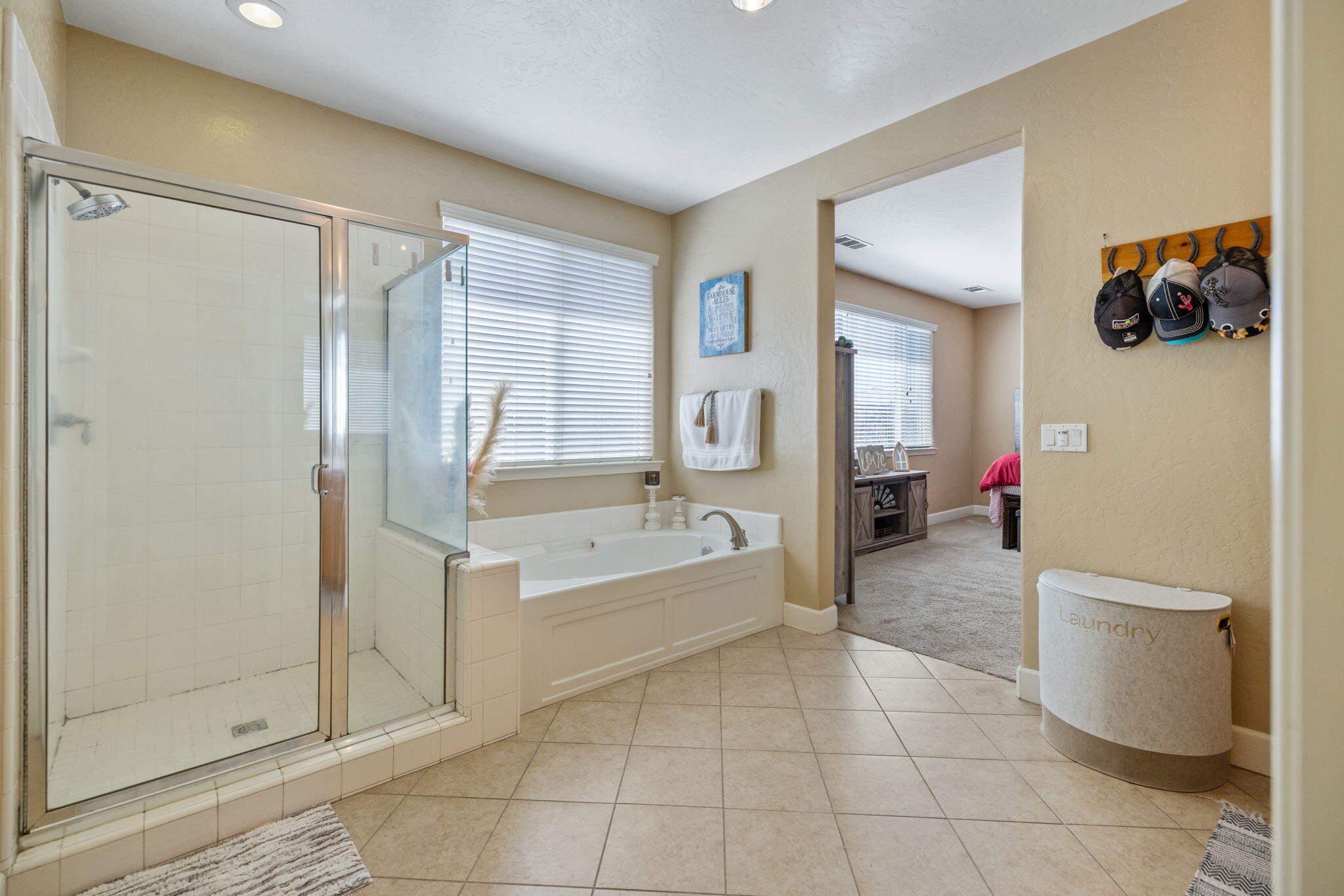 303 E Elkhorn Ave, Visalia, CA 93277