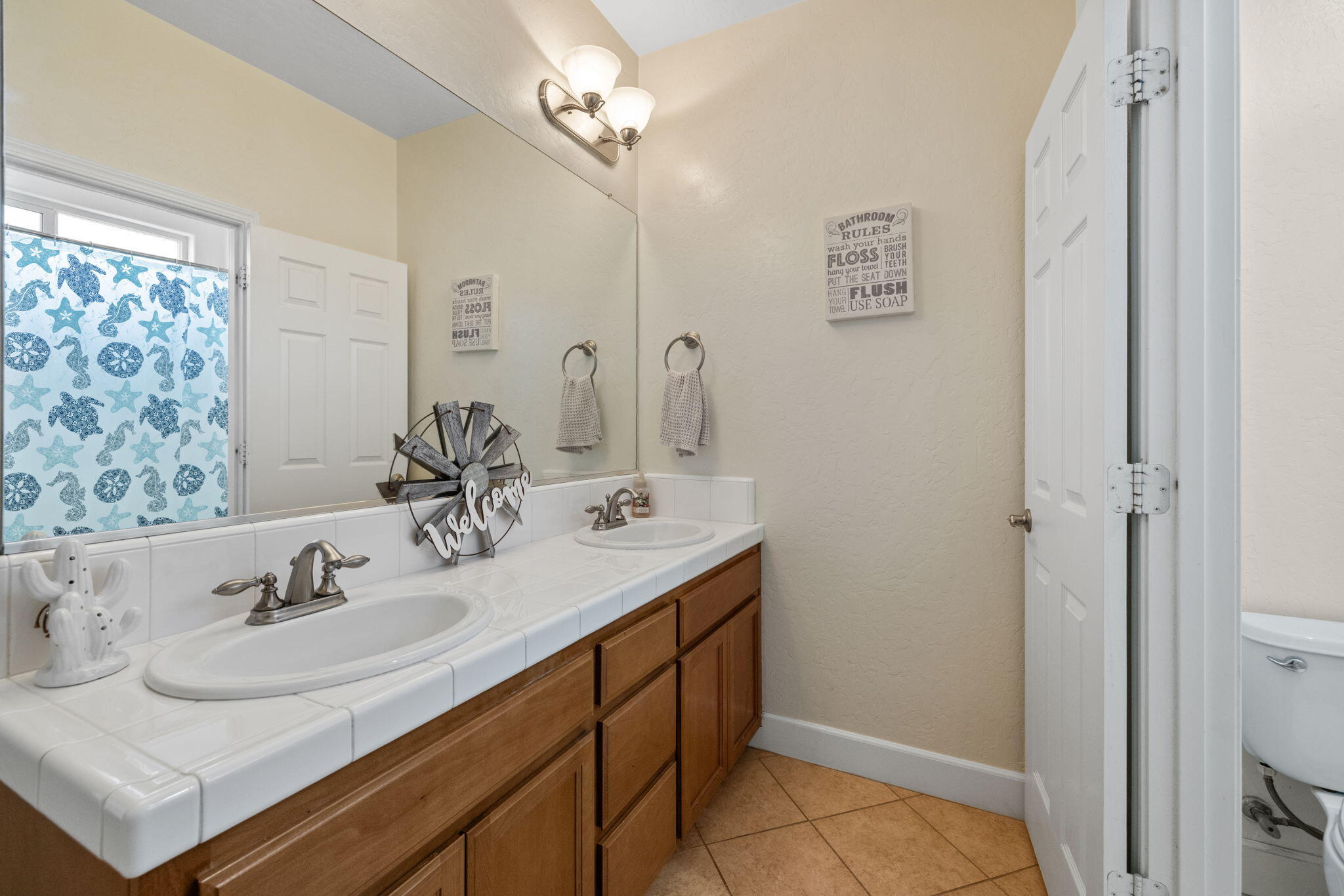 303 E Elkhorn Ave, Visalia, CA 93277