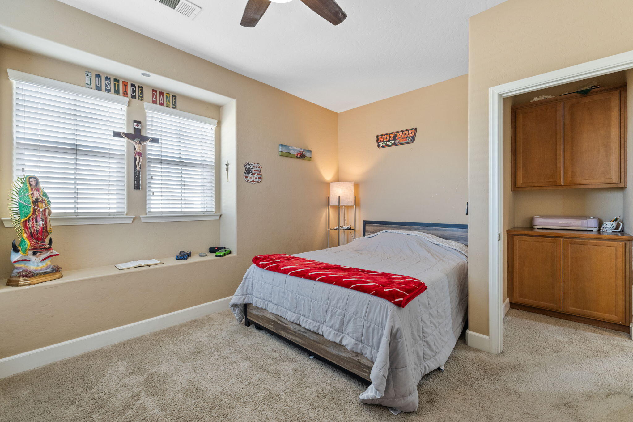 303 E Elkhorn Ave, Visalia, CA 93277