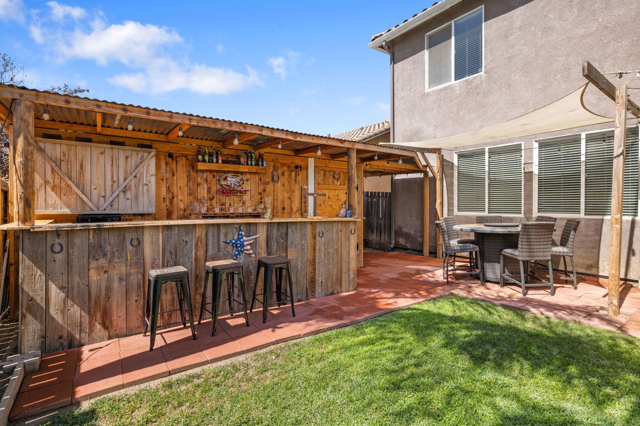 303 E Elkhorn Ave, Visalia, CA 93277