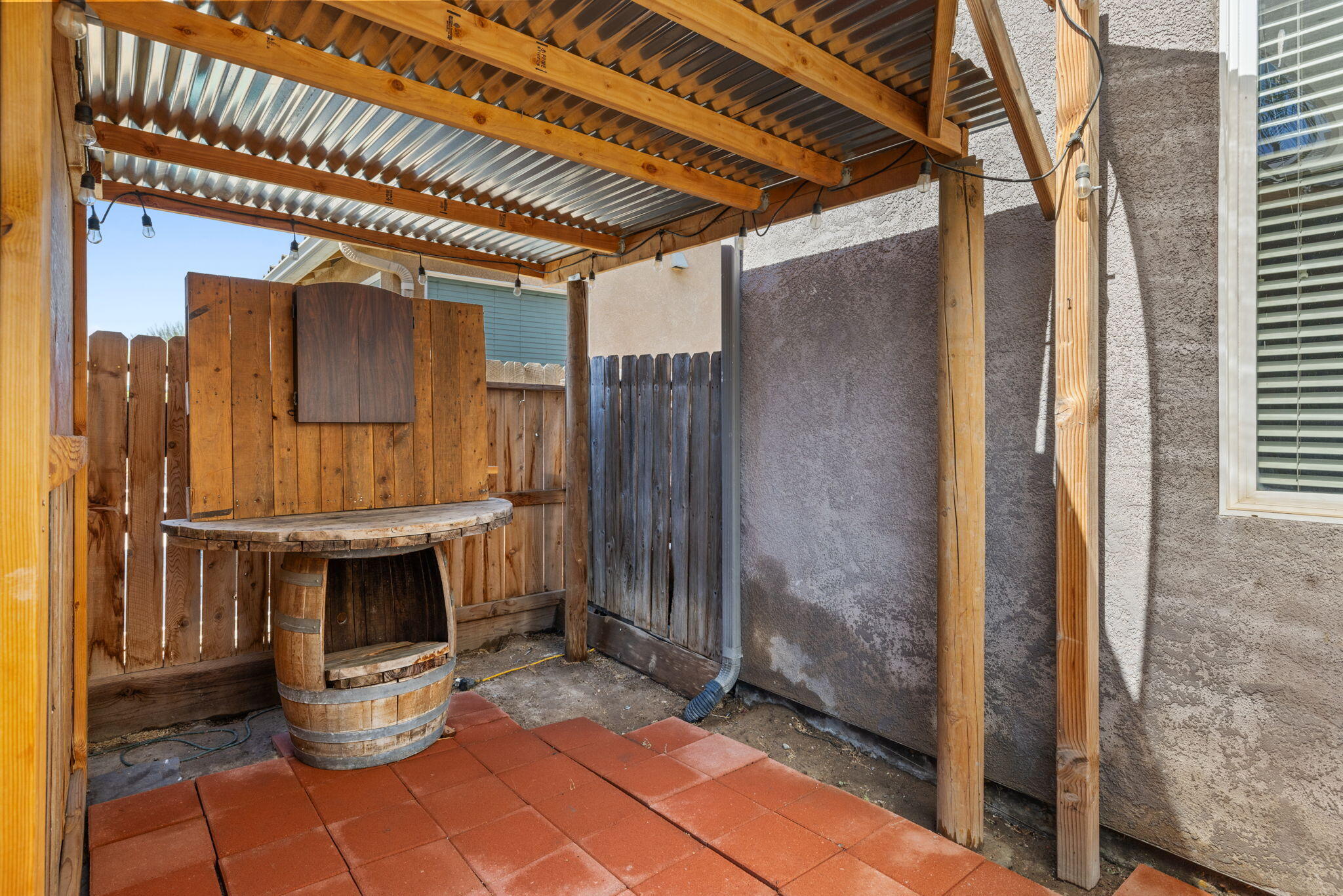 303 E Elkhorn Ave, Visalia, CA 93277