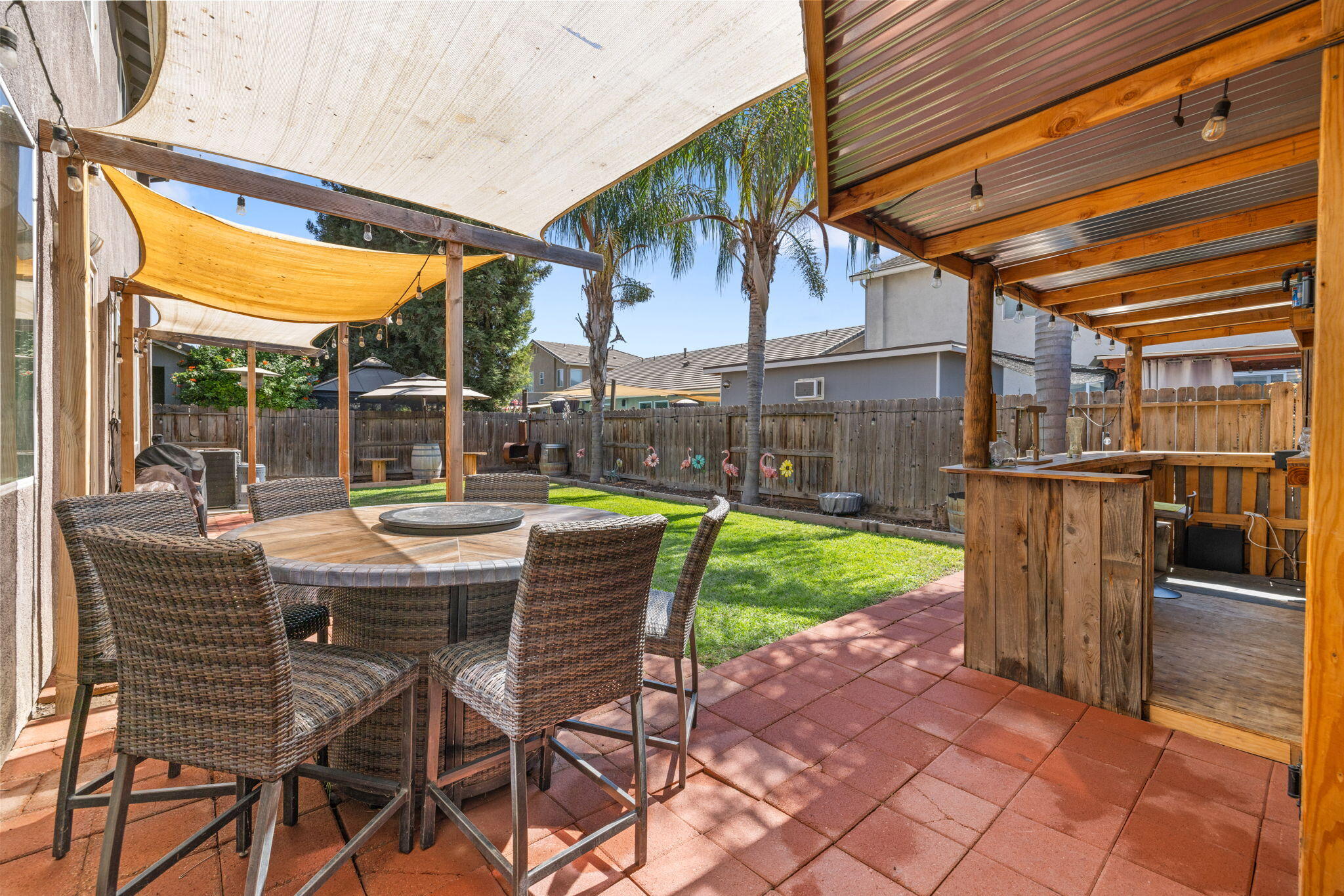 303 E Elkhorn Ave, Visalia, CA 93277