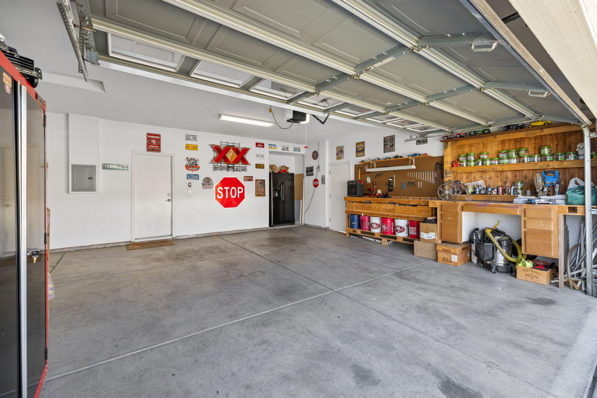 303 E Elkhorn Ave, Visalia, CA 93277