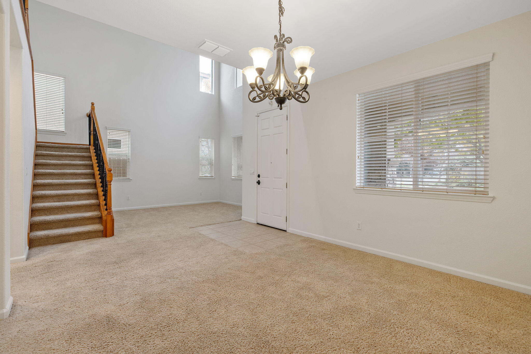 4112 W Clinton Ct, Visalia, CA 93291