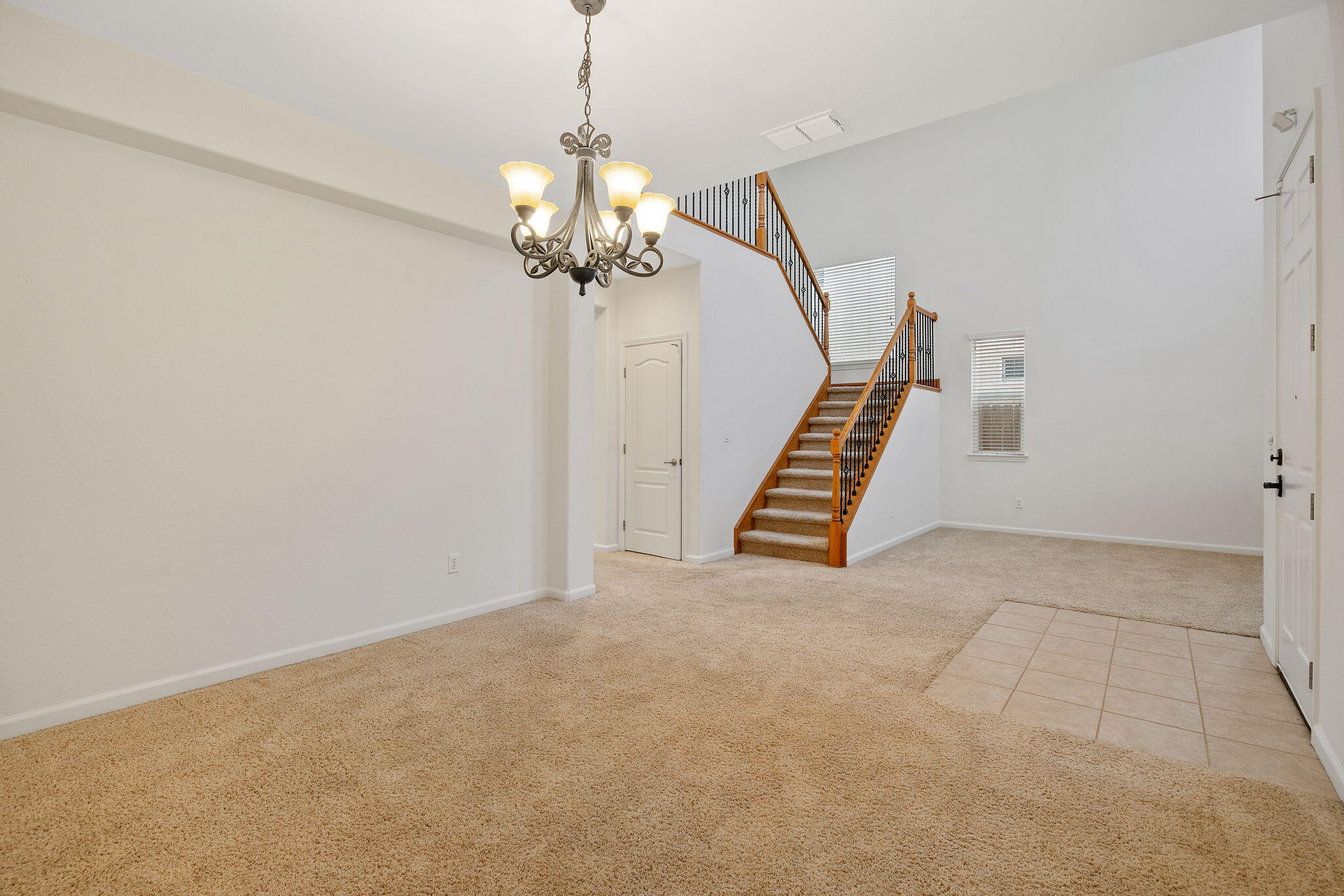 4112 W Clinton Ct, Visalia, CA 93291