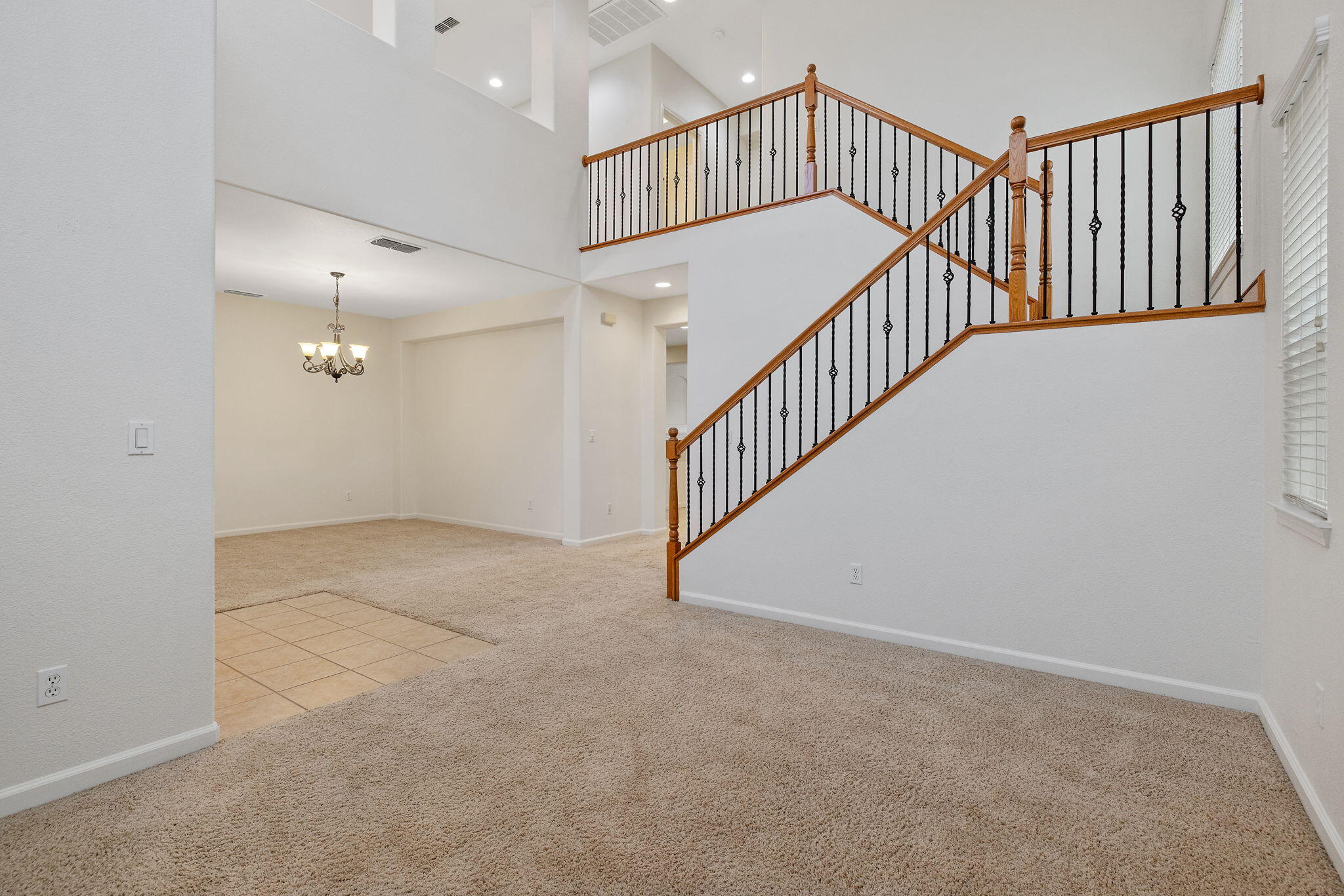 4112 W Clinton Ct, Visalia, CA 93291