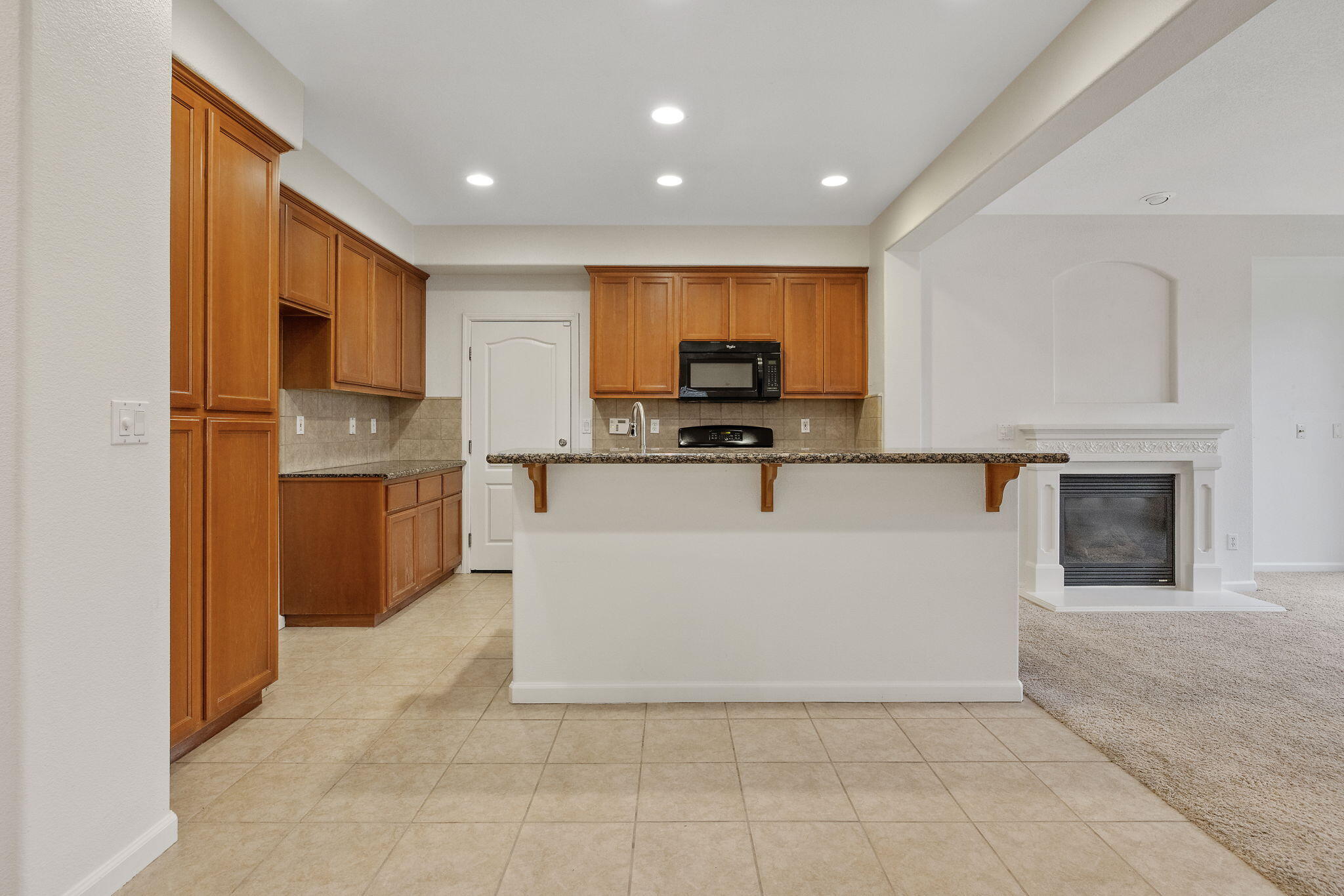 4112 W Clinton Ct, Visalia, CA 93291