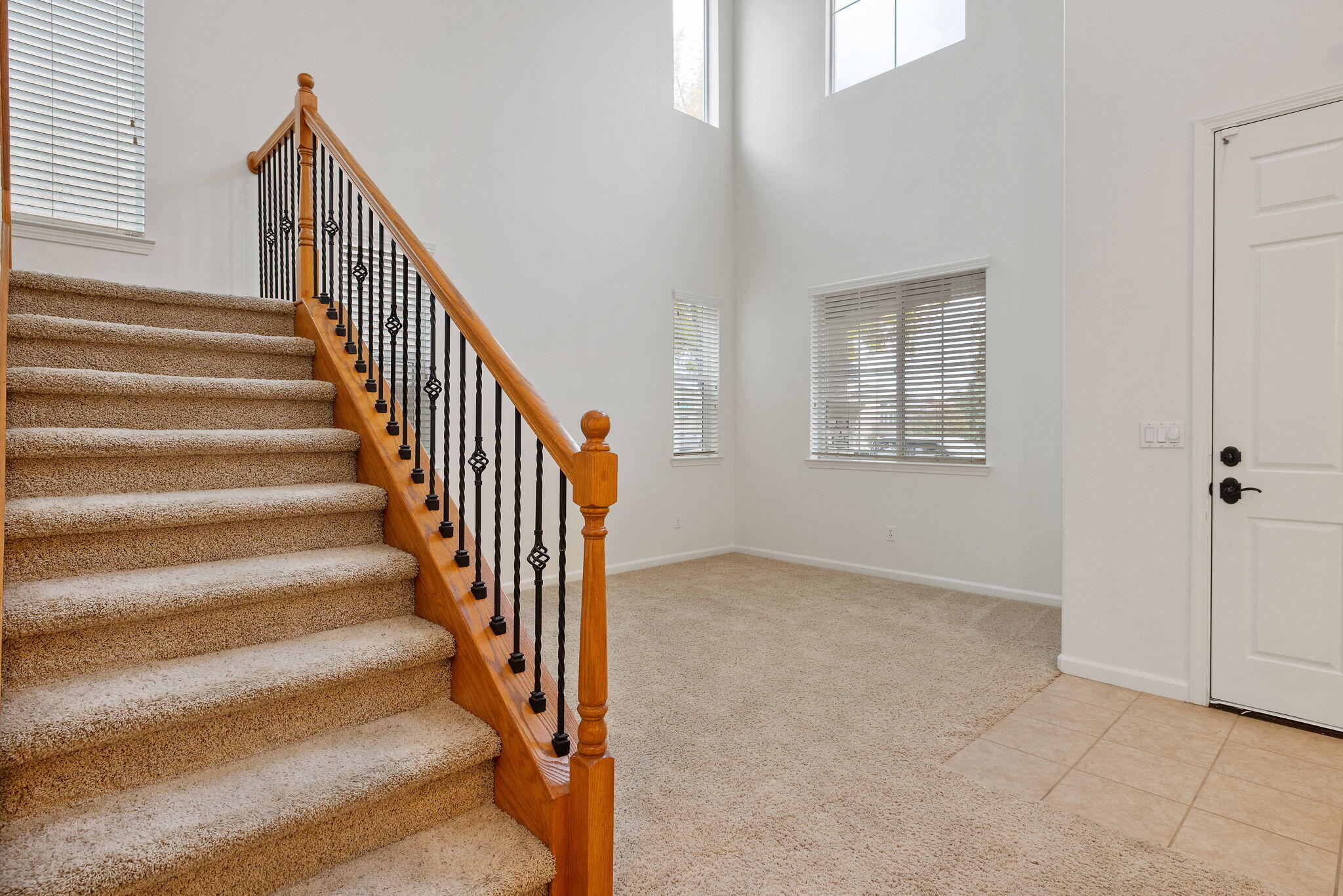 4112 W Clinton Ct, Visalia, CA 93291