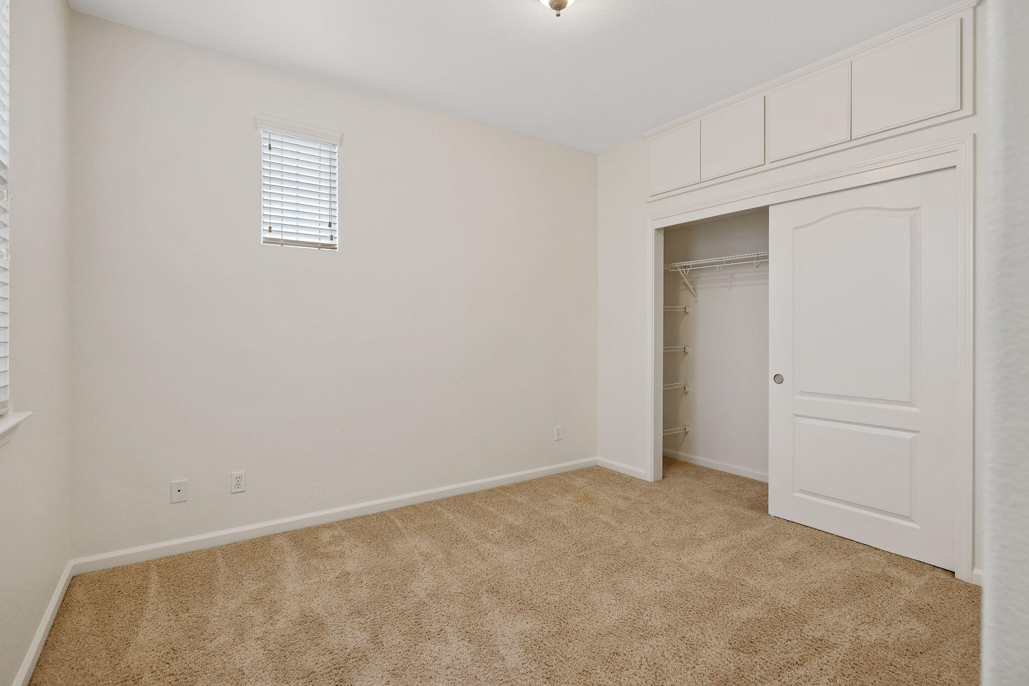 4112 W Clinton Ct, Visalia, CA 93291