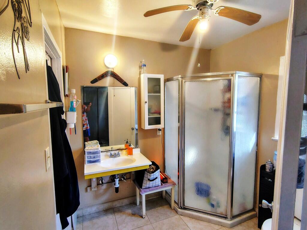 1421 W Oak Ave, Visalia, CA 93291