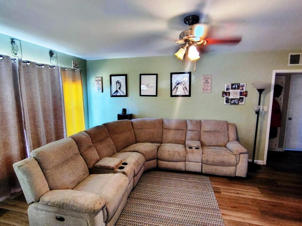 1421 W Oak Ave, Visalia, CA 93291