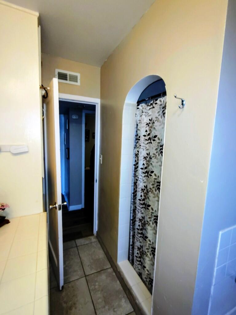 1421 W Oak Ave, Visalia, CA 93291