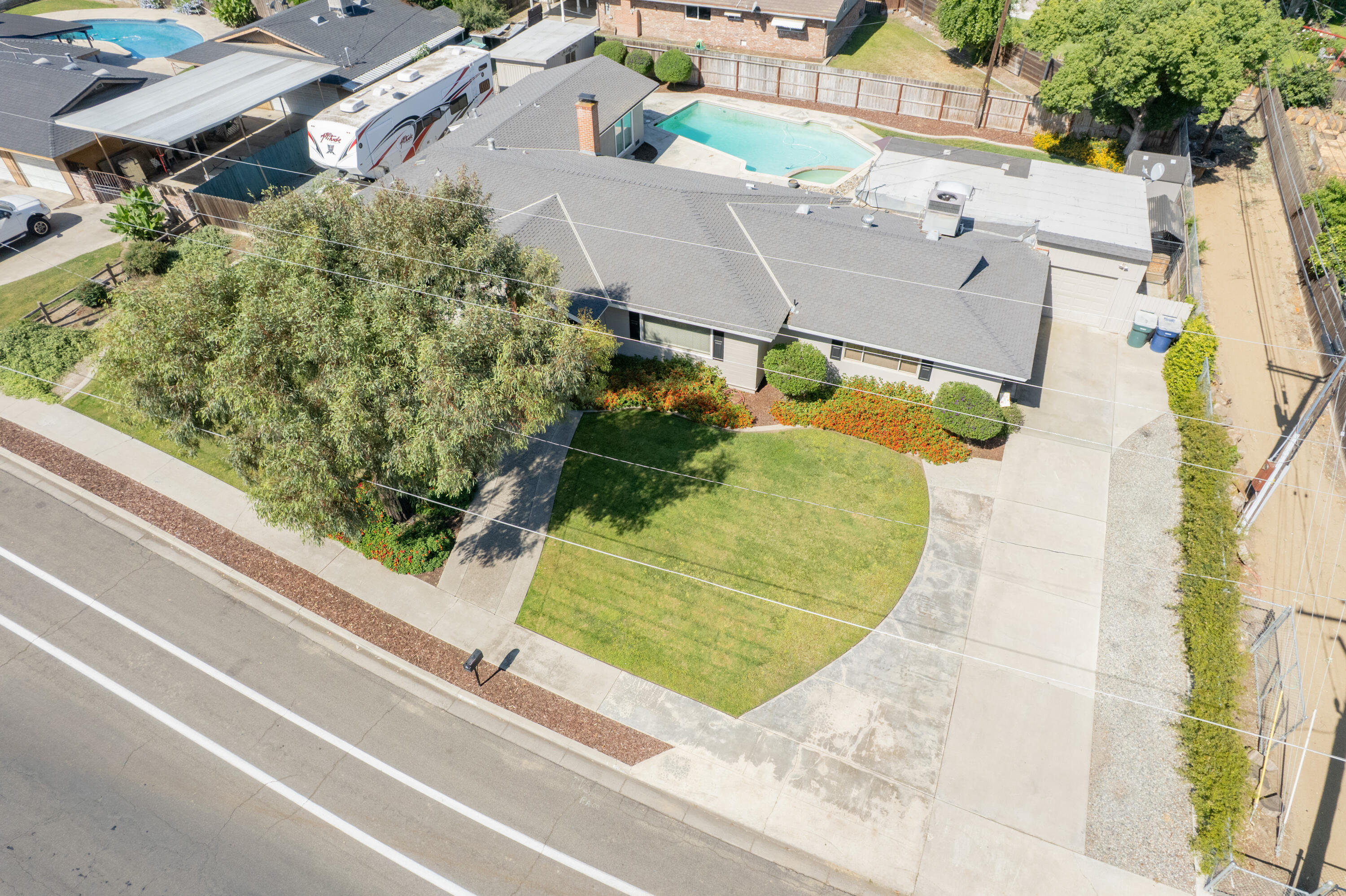 1145 N M St, Tulare, CA 93274