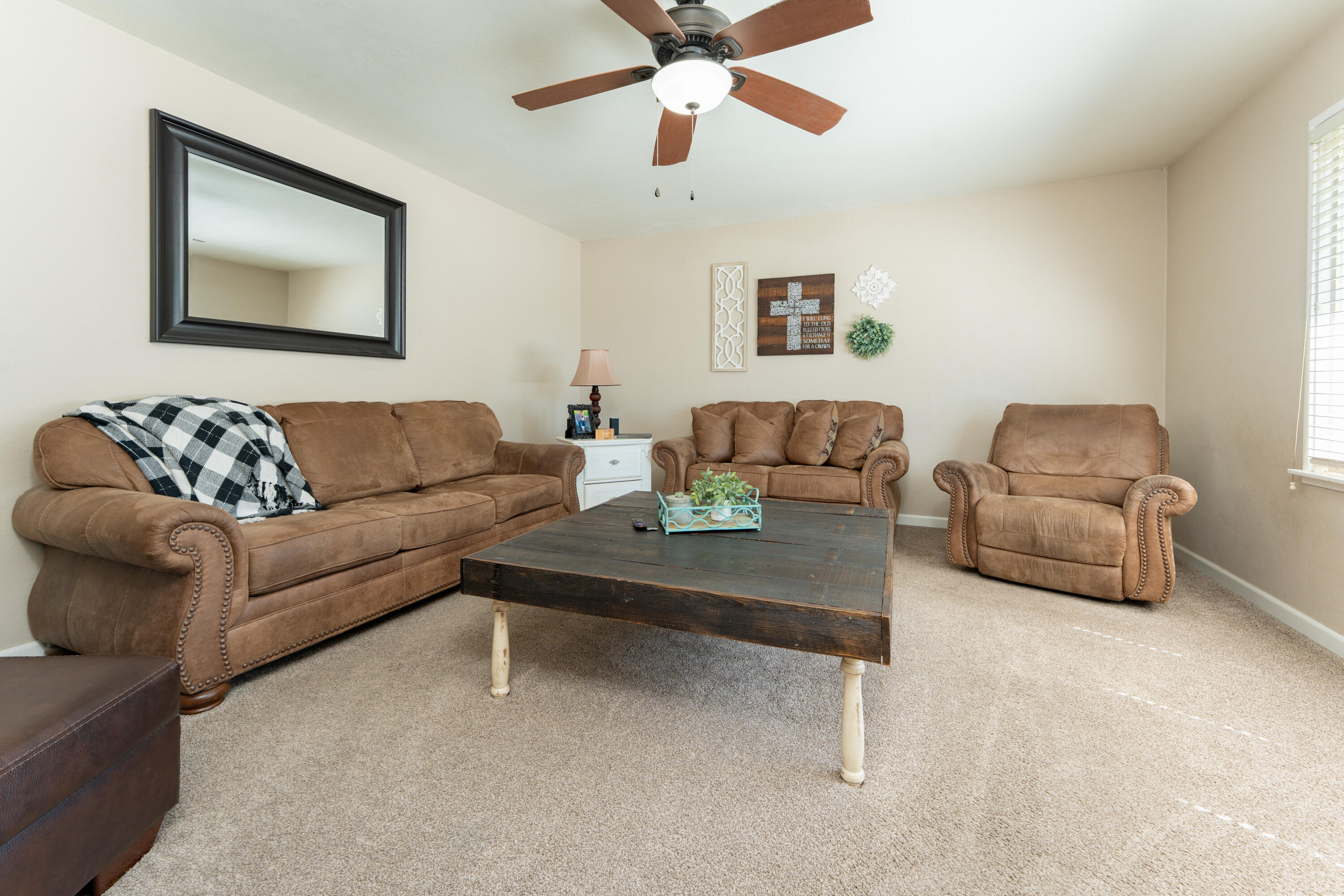 1145 N M St, Tulare, CA 93274