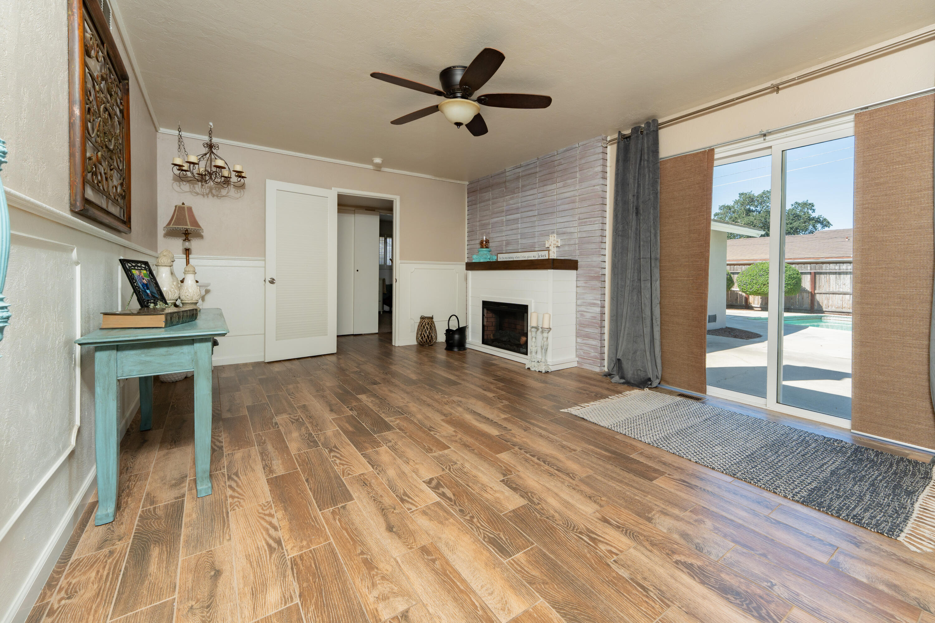 1145 N M St, Tulare, CA 93274