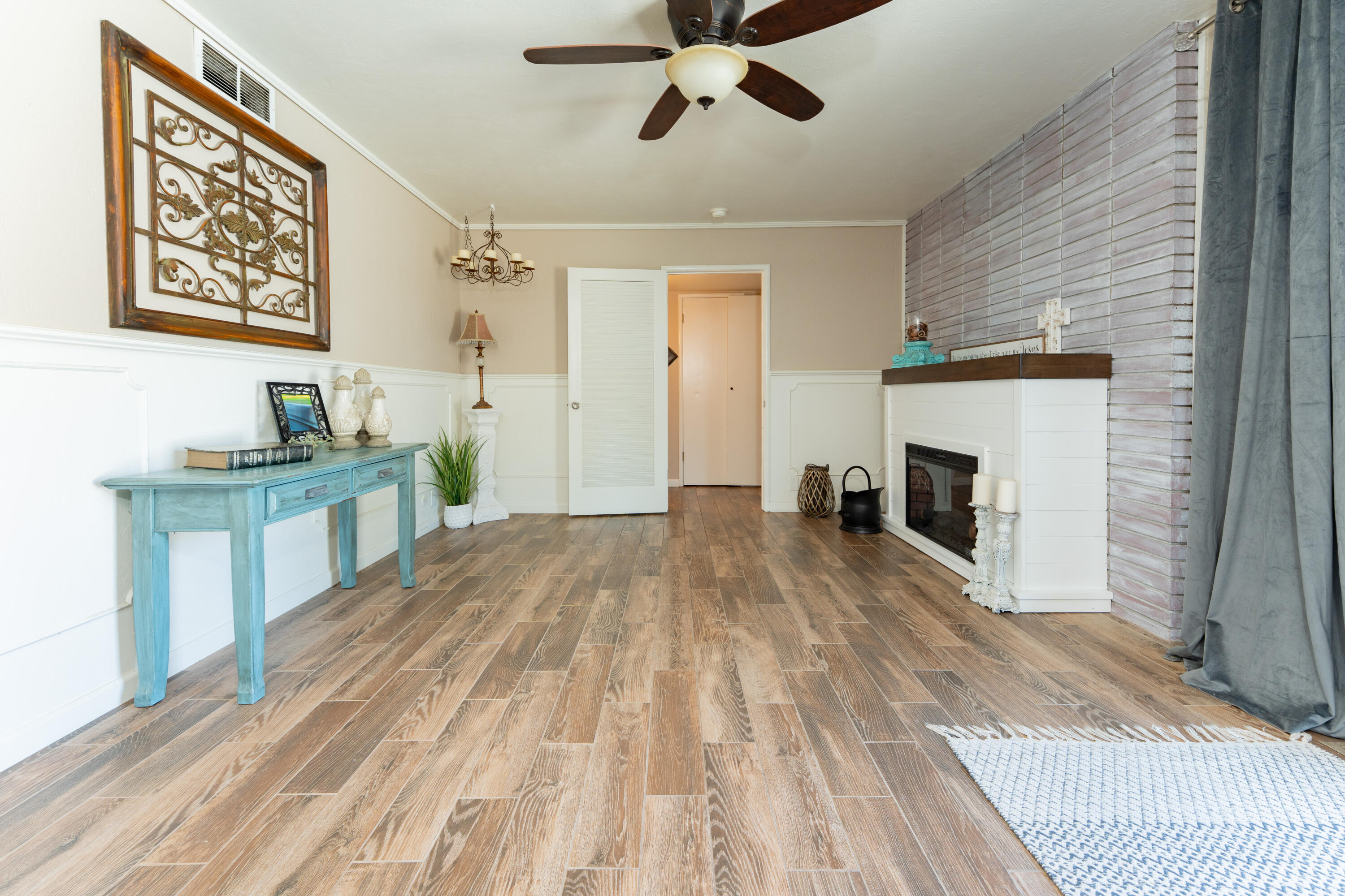 1145 N M St, Tulare, CA 93274